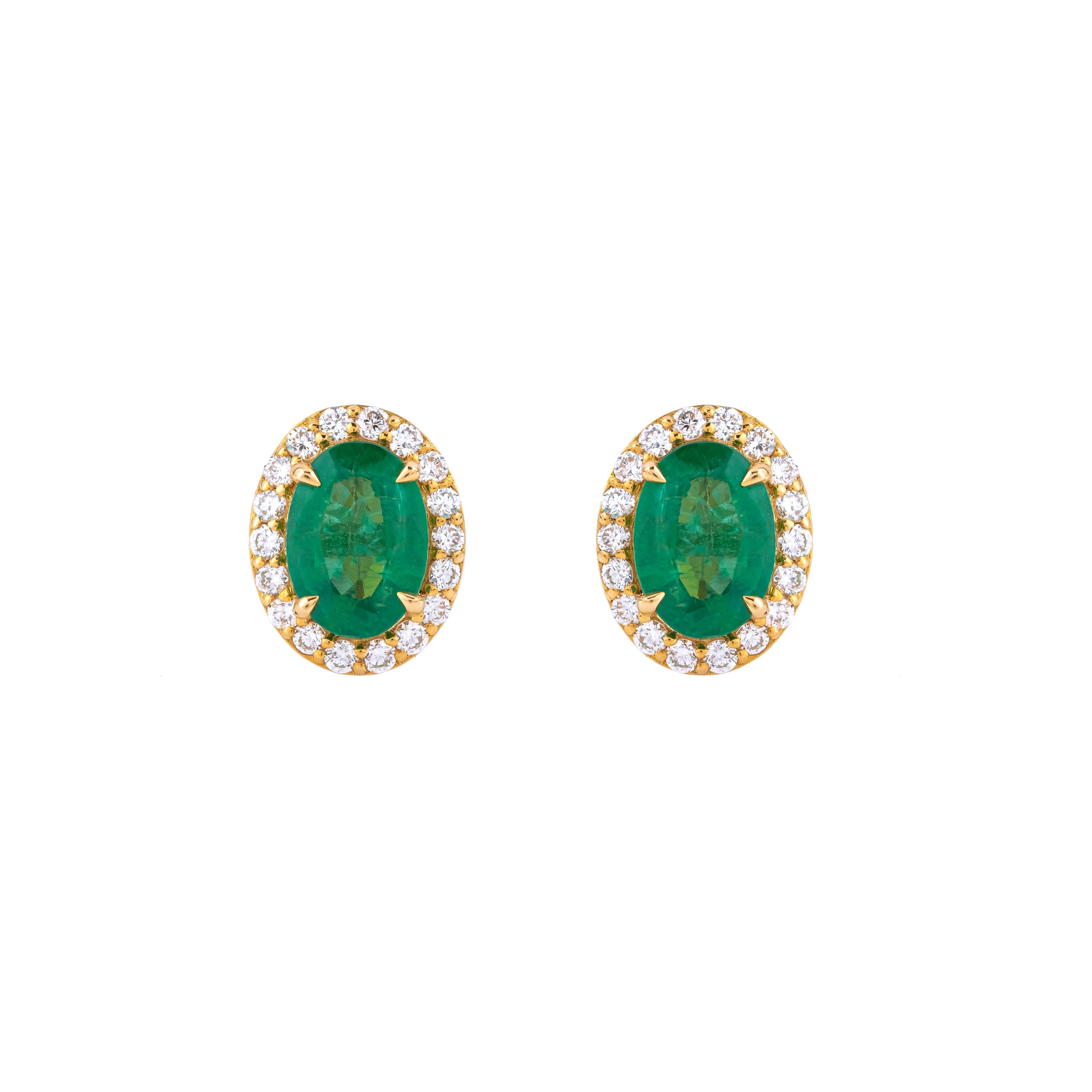 Women's 18 Karat Gold 1.51 Carat Emerald & Diamond Stud Earrings For Sale