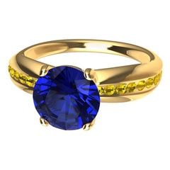 18 Karat Gold 1.55 Carat Sapphire and  Yellow Diamonds Cocktail Ring