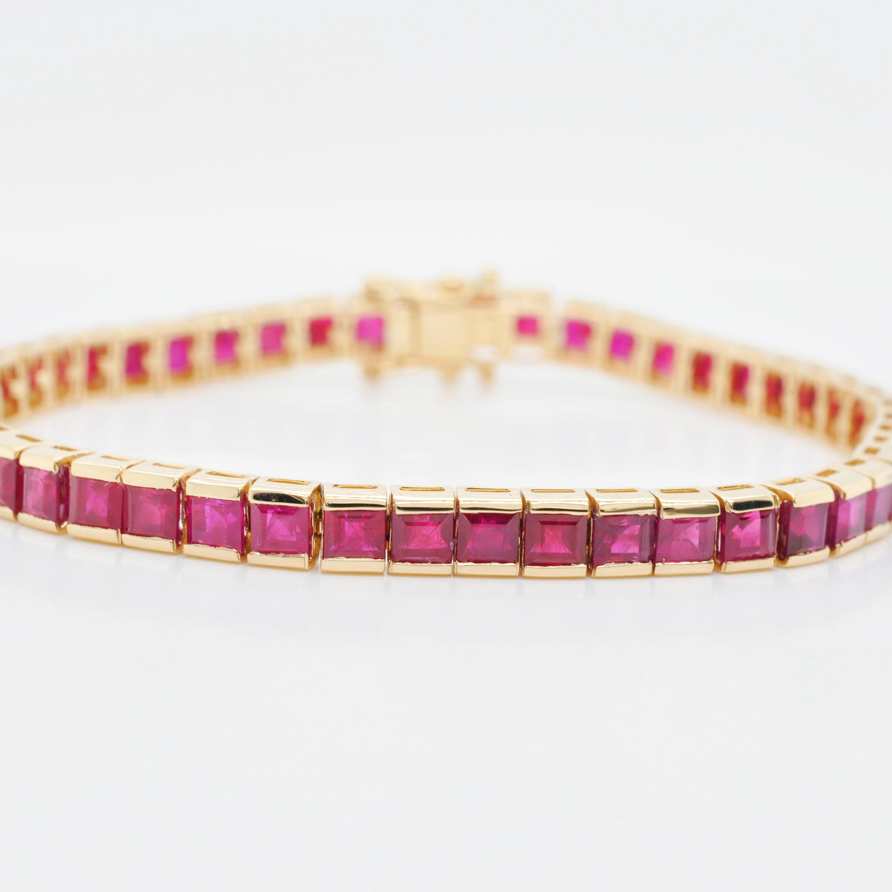 18 Karat Gold 15.93 Carat Square Mozambique Ruby Tennis Line Bracelet 3