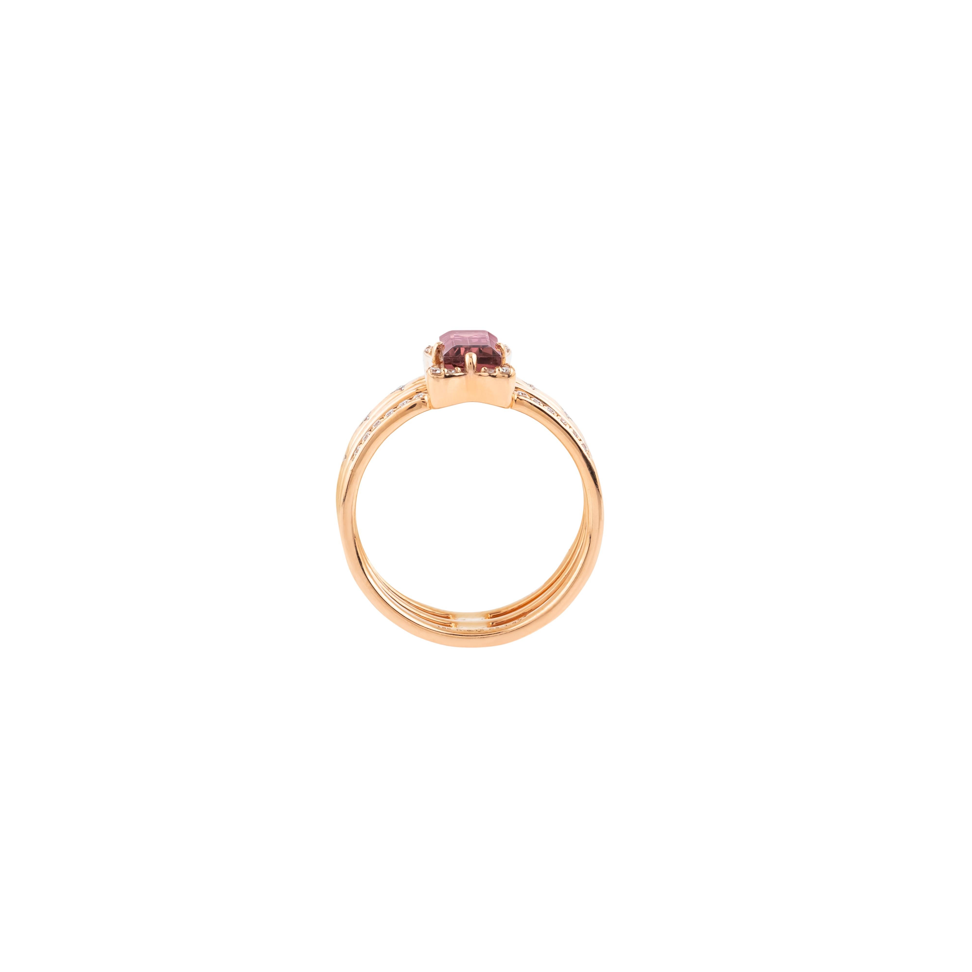 18 Karat Gold 1.62 Carat Tourmaline and Diamond Fashion Ring In New Condition For Sale In Jaipur, IN