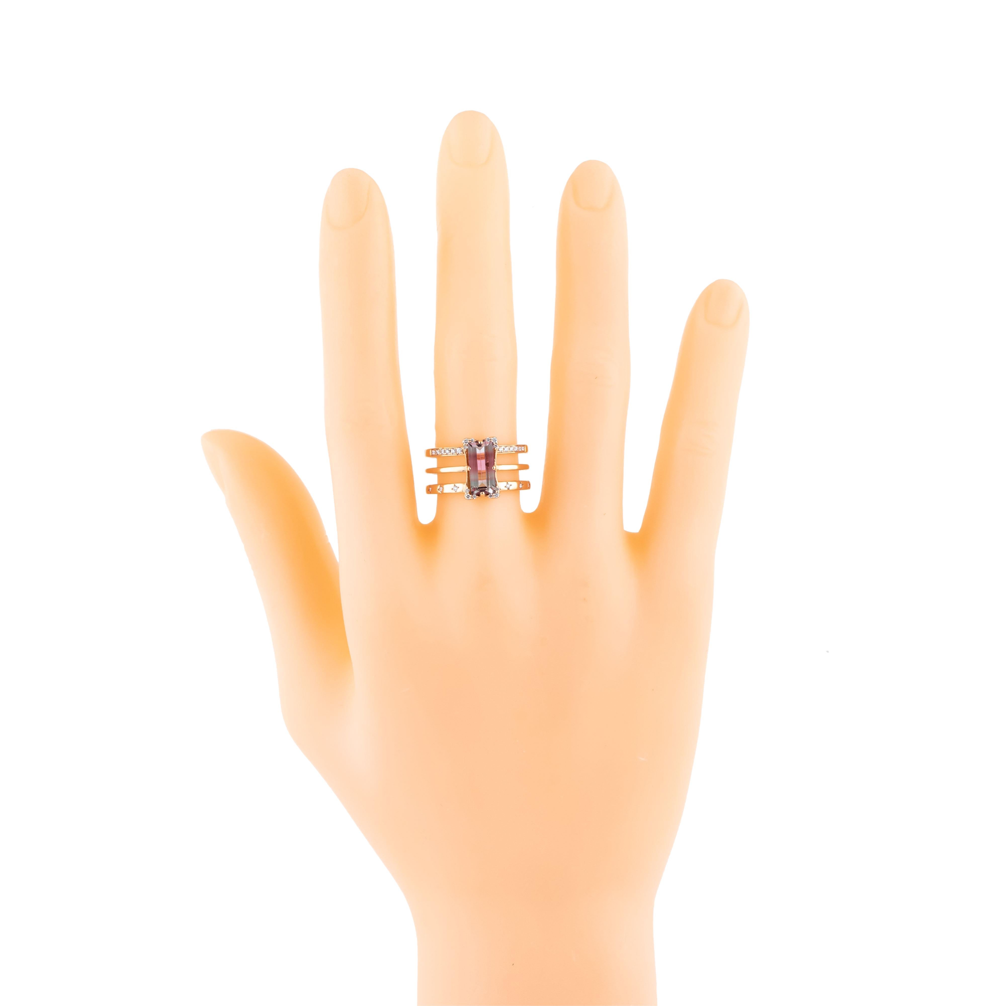 Women's 18 Karat Gold 1.62 Carat Tourmaline and Diamond Fashion Ring For Sale