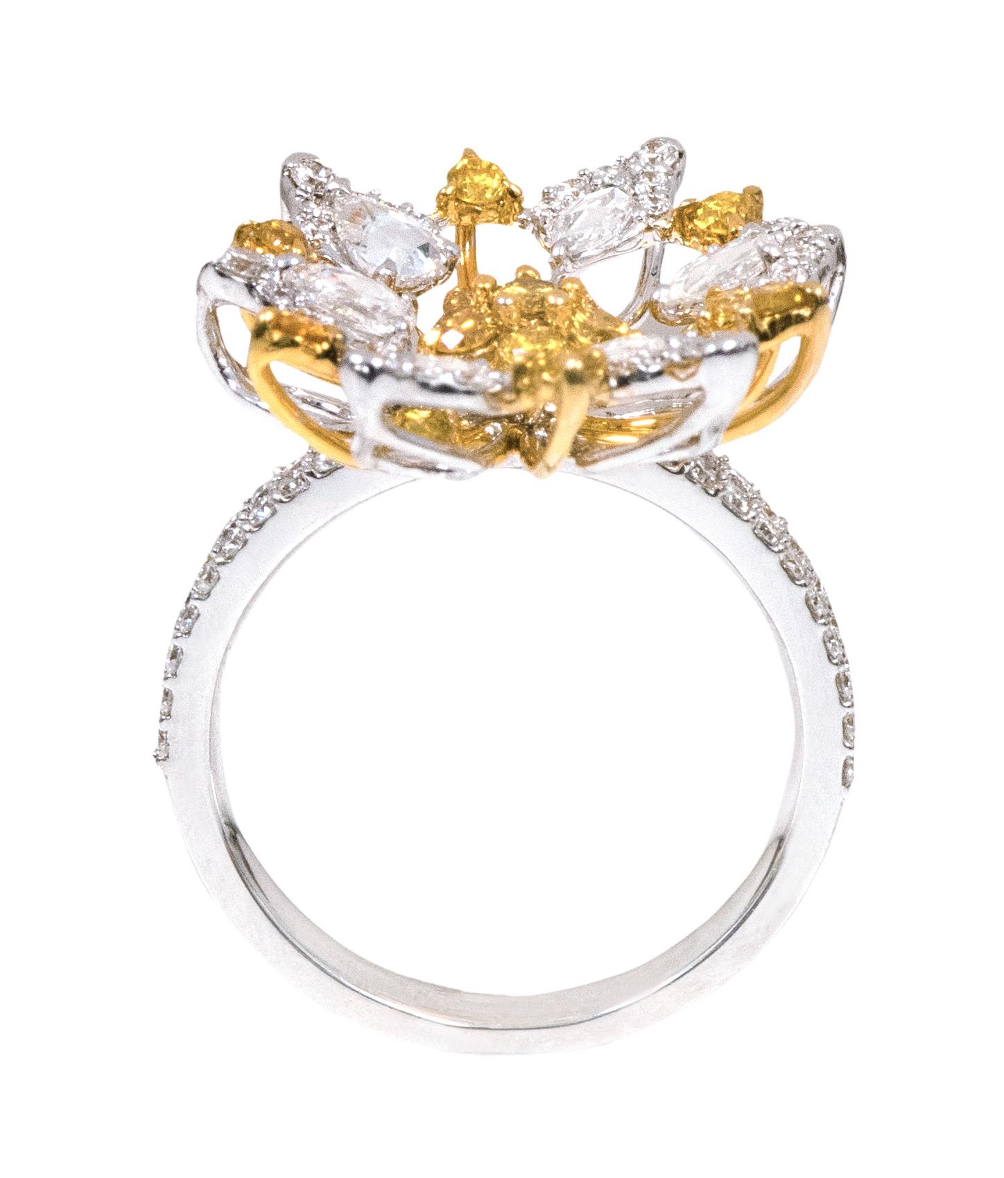 18 Karat Gold 1.62 Carat Yellow and White Diamond Cocktail Ring In New Condition For Sale In Jaipur, IN