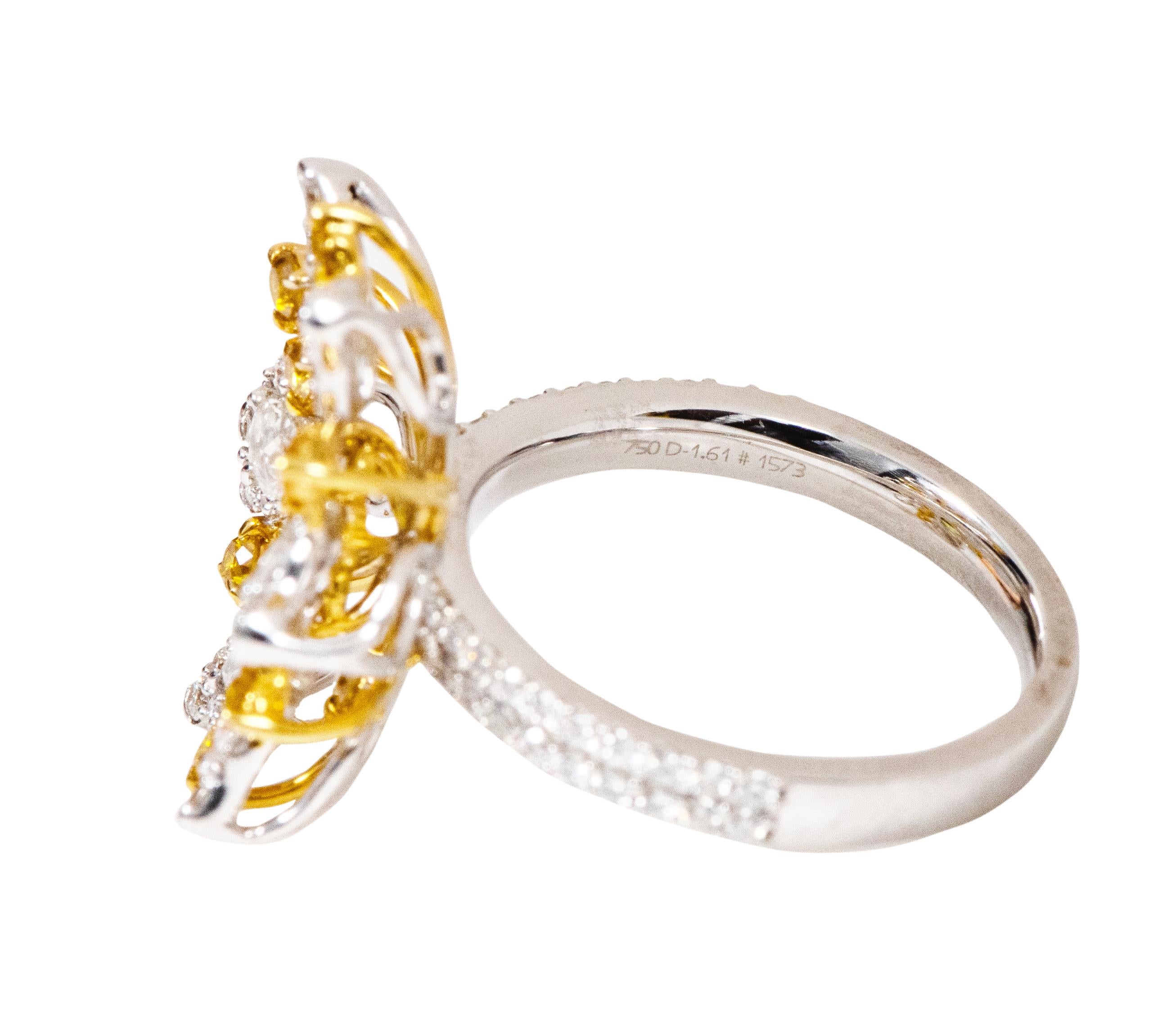 18 Karat Gold 1.62 Carat Yellow and White Diamond Cocktail Ring For Sale 2
