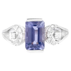 Anillo Cóctel de Oro de 18 Kilates 1,66 Quilates Iolita y Diamantes