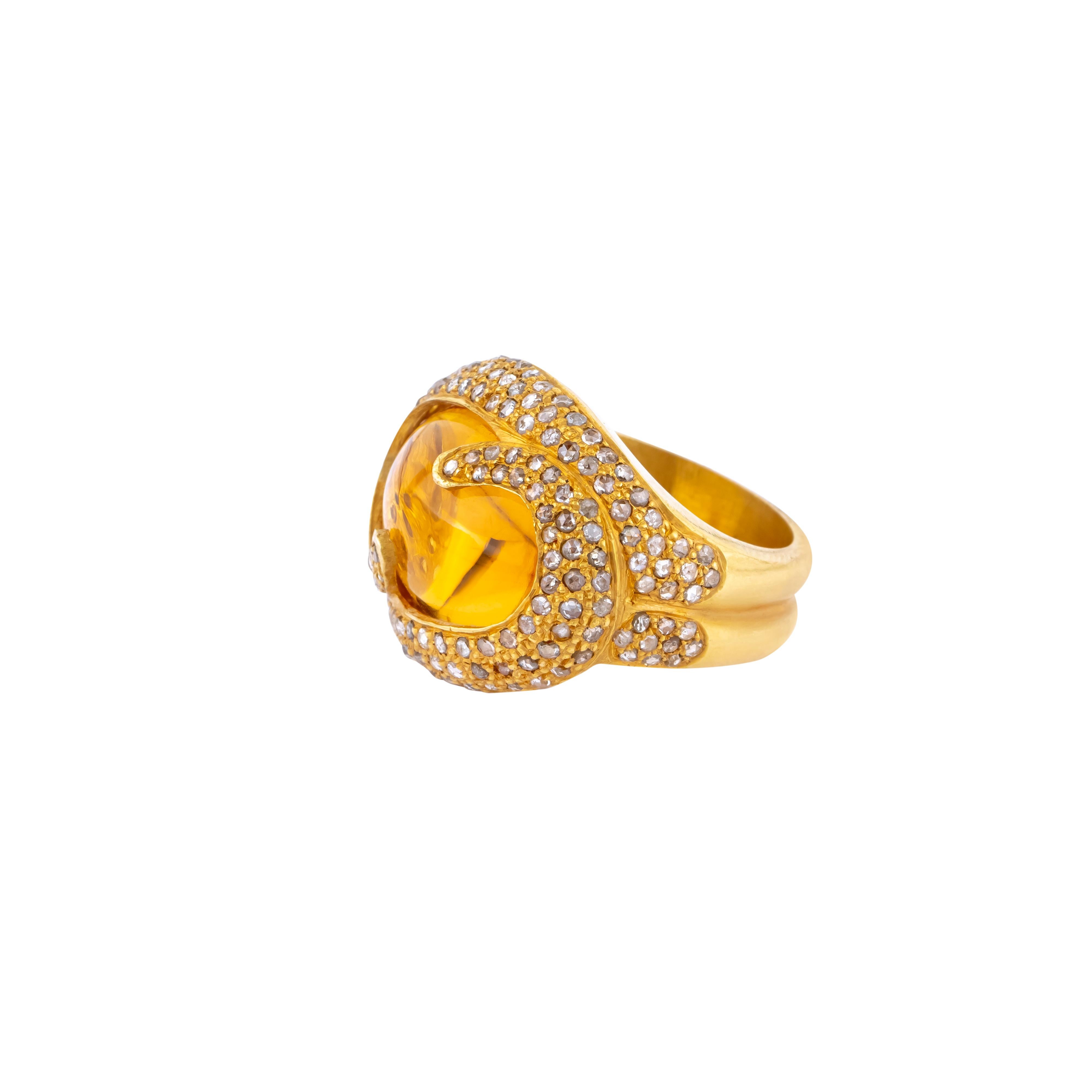 Brilliant Cut 18 Karat Gold 16.72 Carat Golden Topaz and Diamond Cocktail Ring For Sale