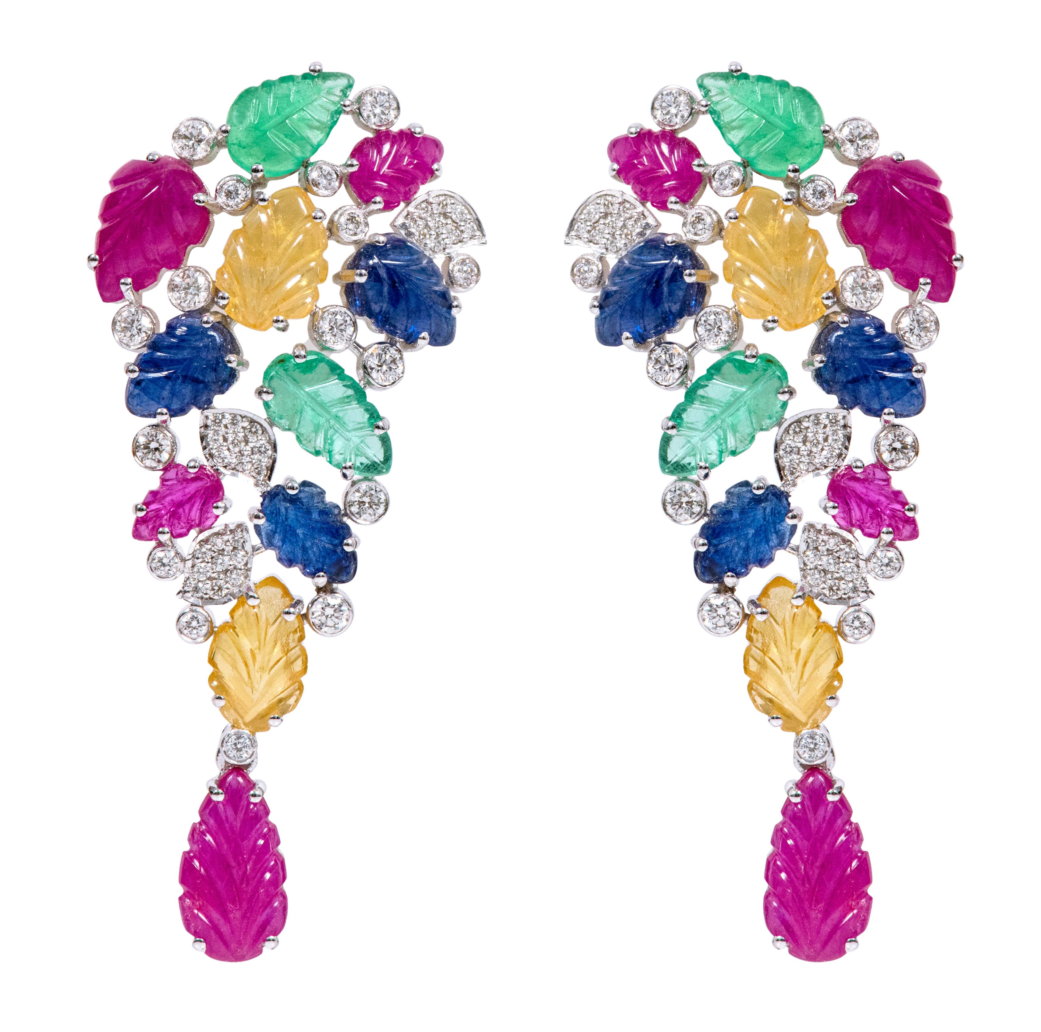 18 Karat Gold 17.07 Carat Diamond and Carved Ruby, Sapphire, and Emerald Earring In New Condition For Sale In Jaipur, IN