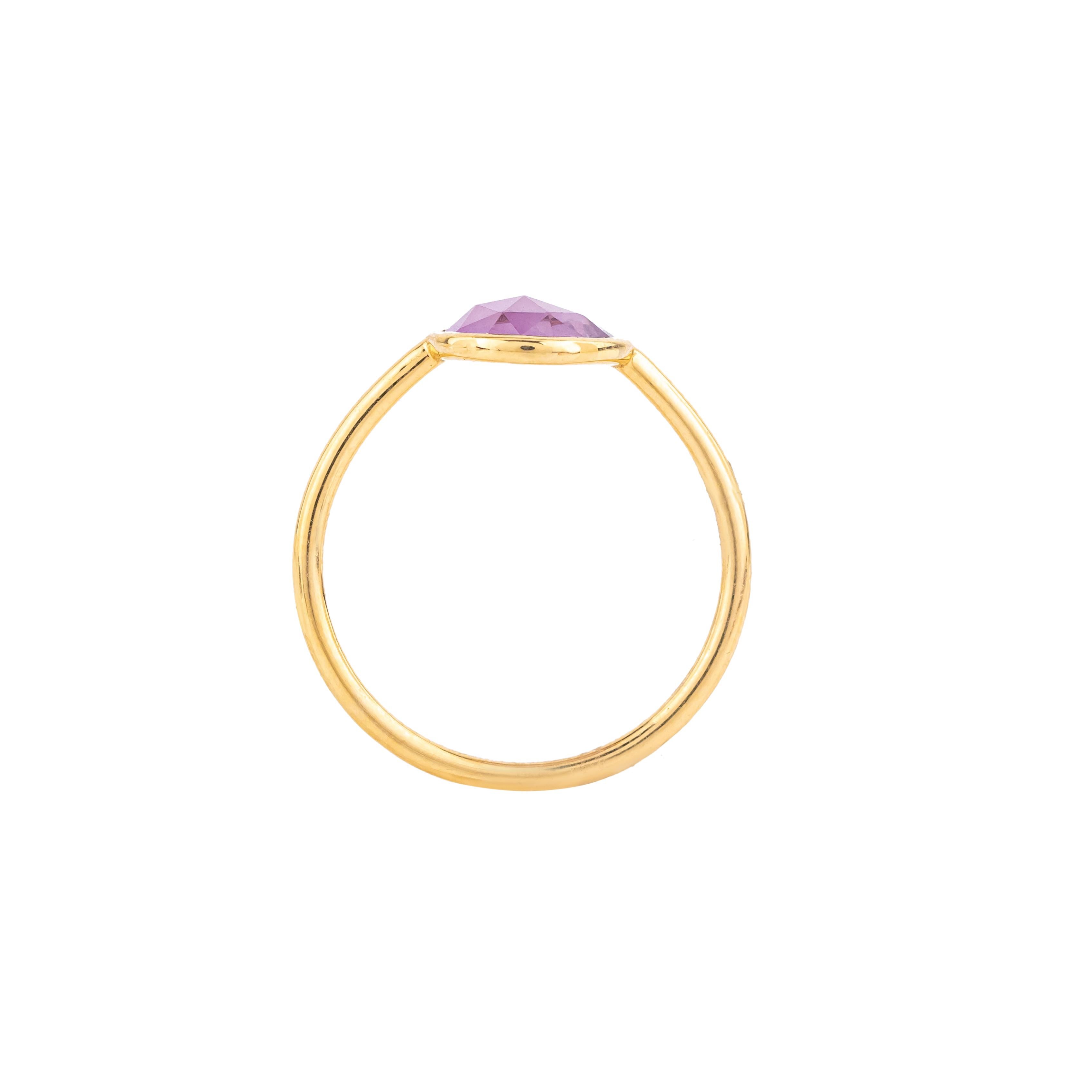 Women's 18 Karat Gold 1.71 Carat Pink Sapphire Solitaire Ring For Sale