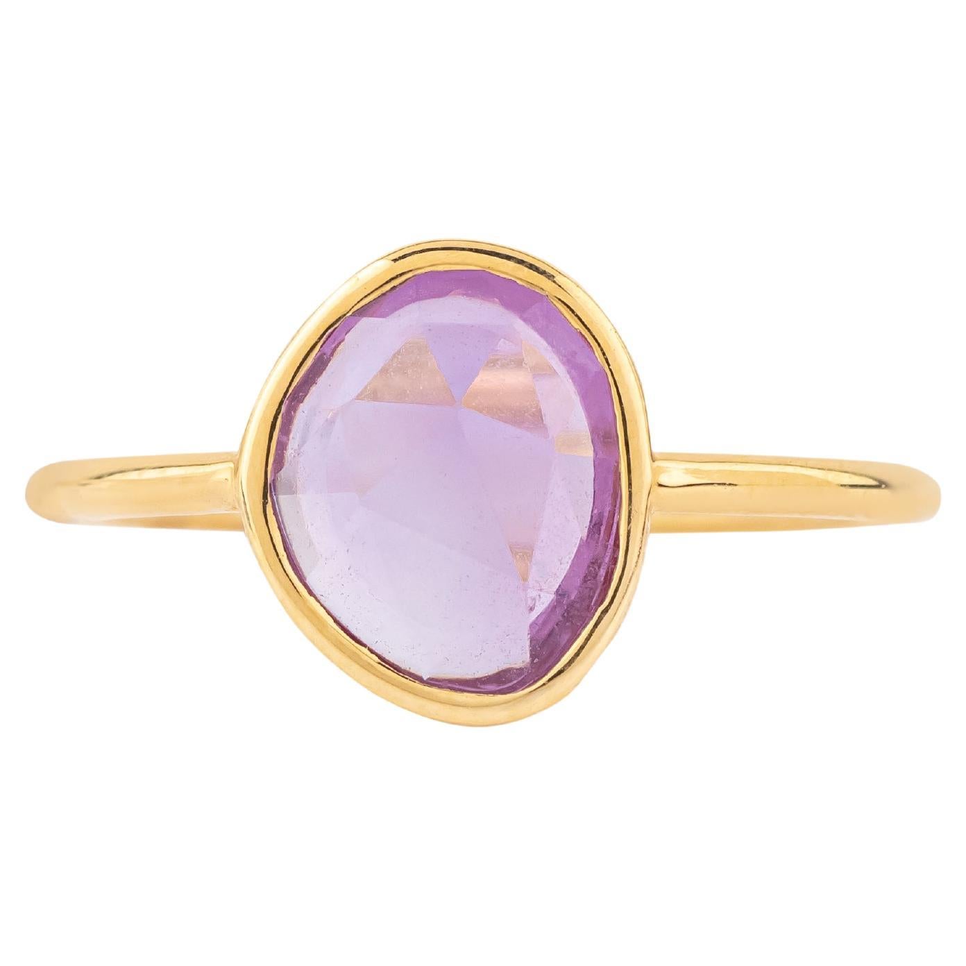 18 Karat Gold 1.71 Carat Pink Sapphire Solitaire Ring For Sale