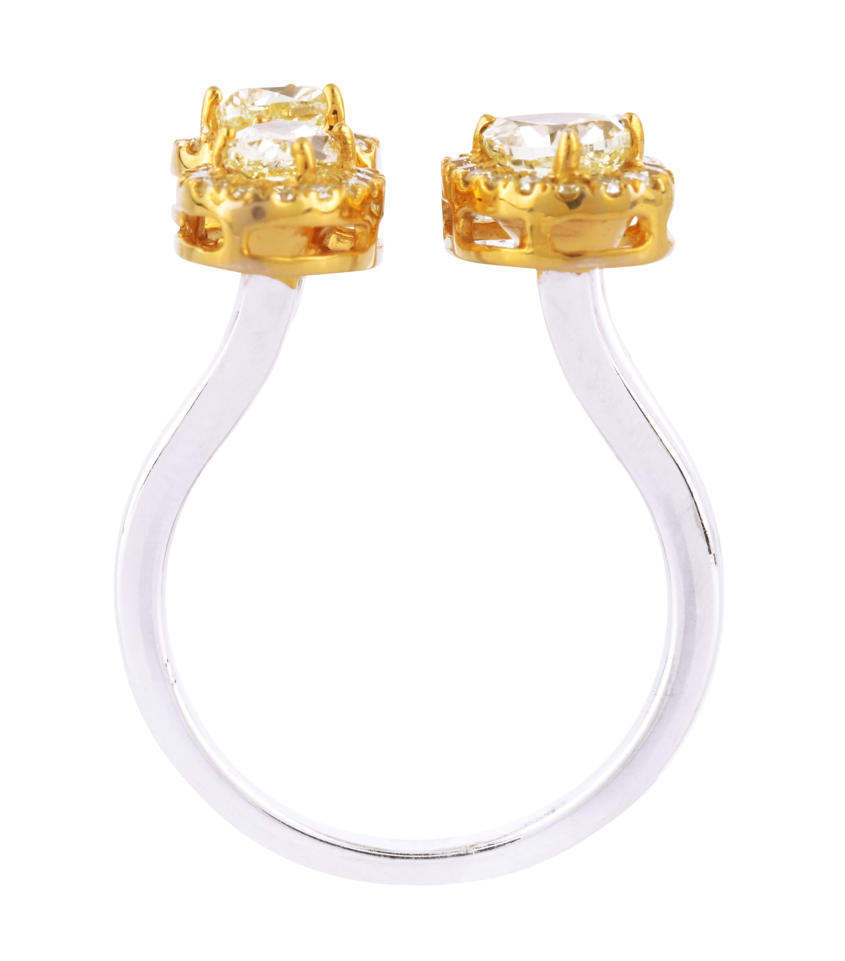 Women's 18 Karat Gold 1.73 Carat White and Fancy Yellow Diamond Cocktail Ring For Sale