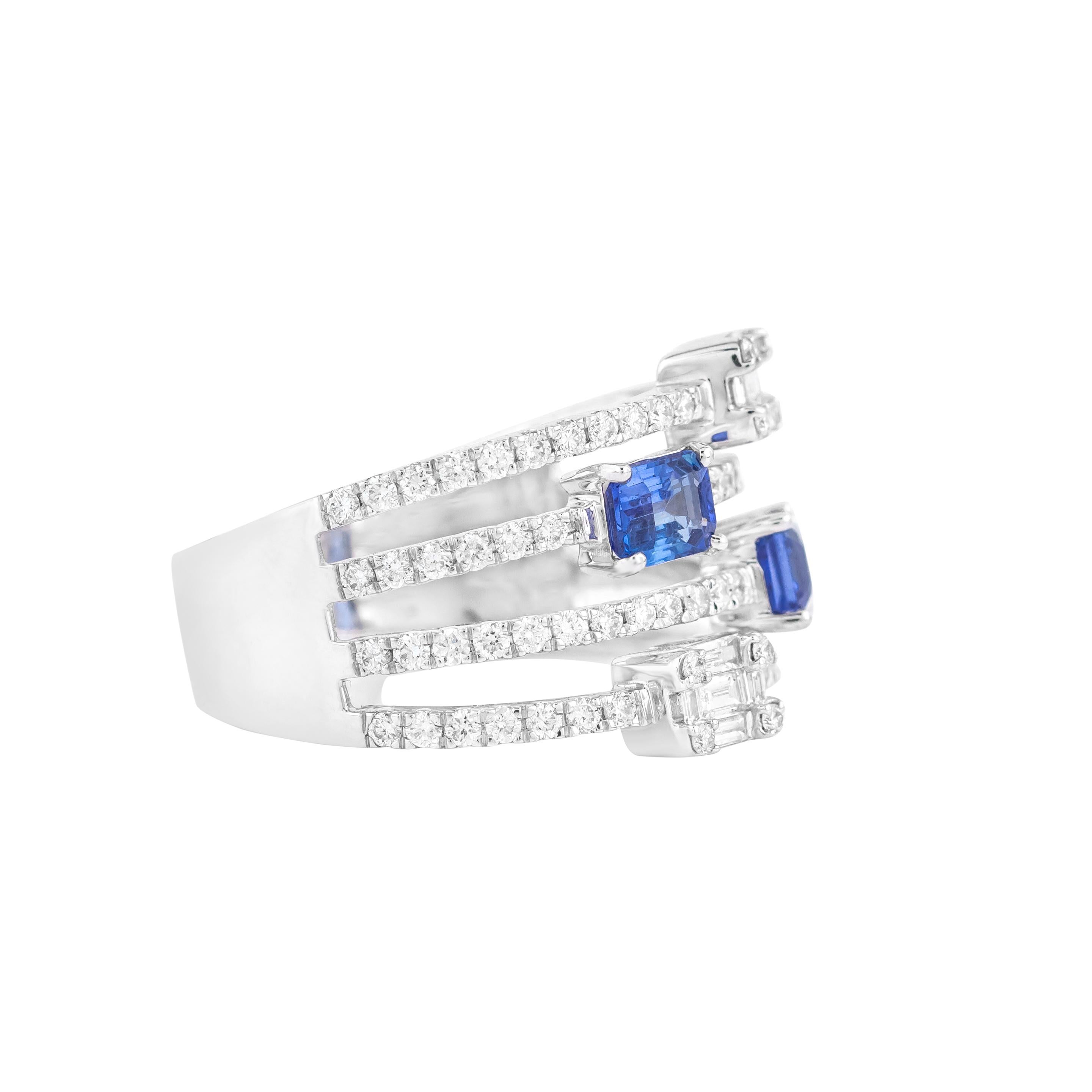 Contemporary 18 Karat Gold 1.82 Carat Diamond and Sapphire Statement Ring For Sale