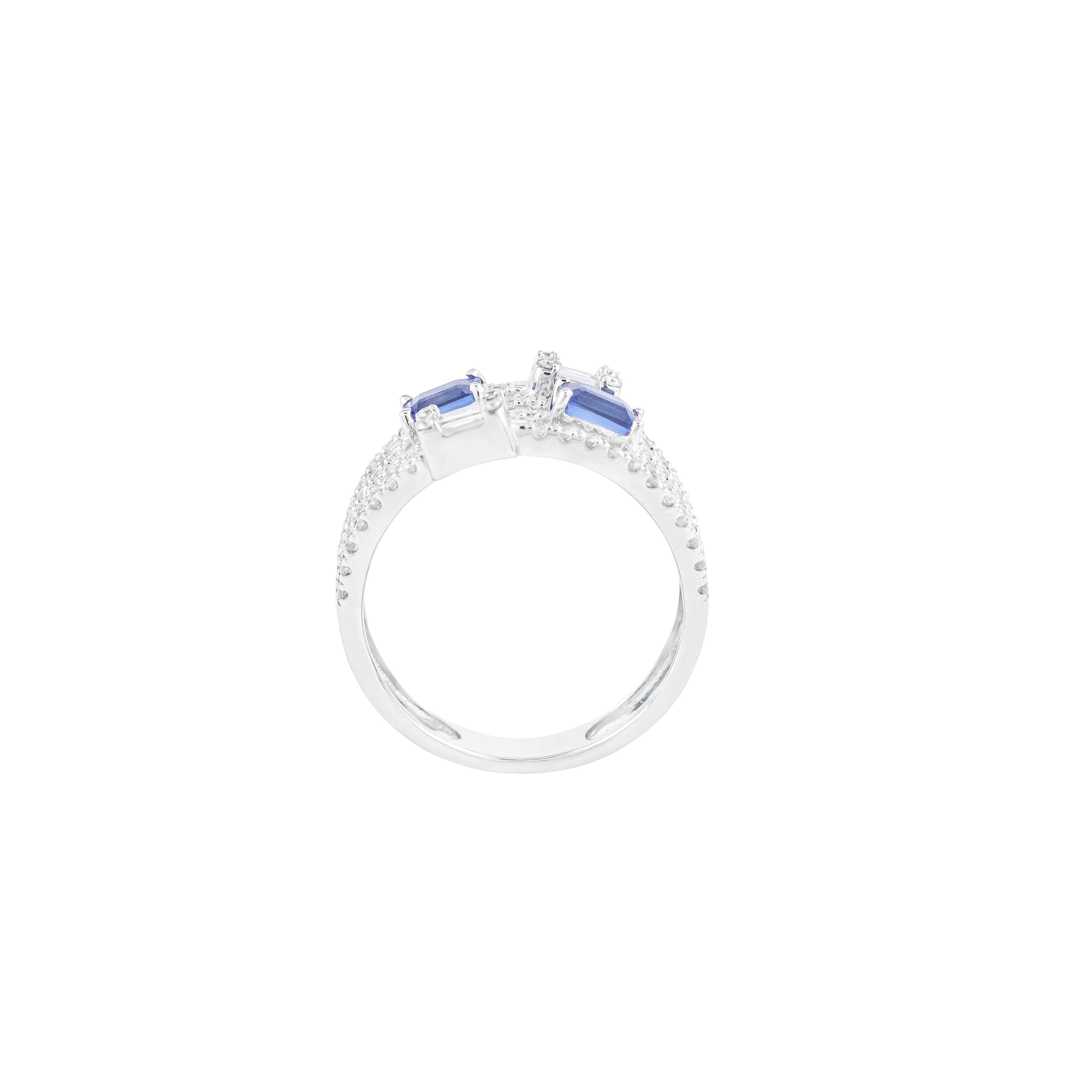 Women's 18 Karat Gold 1.82 Carat Diamond and Sapphire Statement Ring For Sale