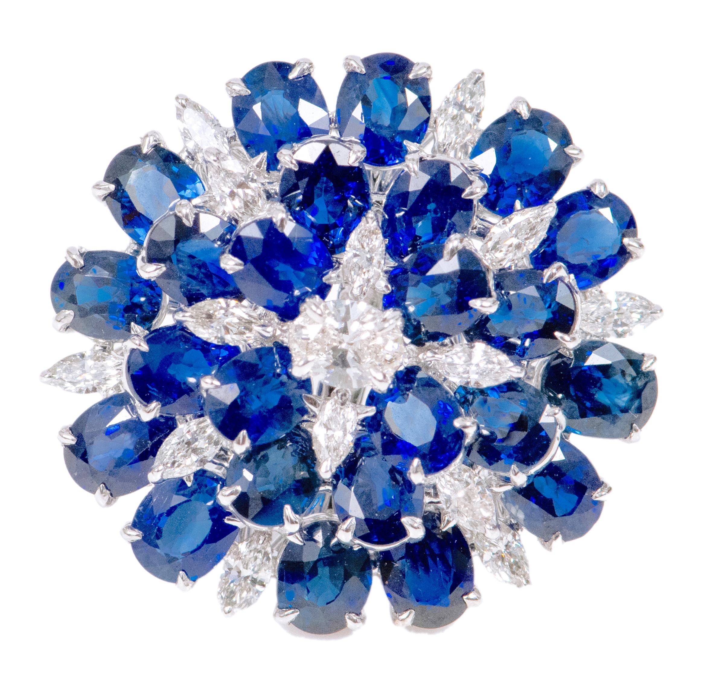 Taglio ovale Orecchini con zaffiro e diamante a fiore in oro 18 carati 18,69 carati in vendita