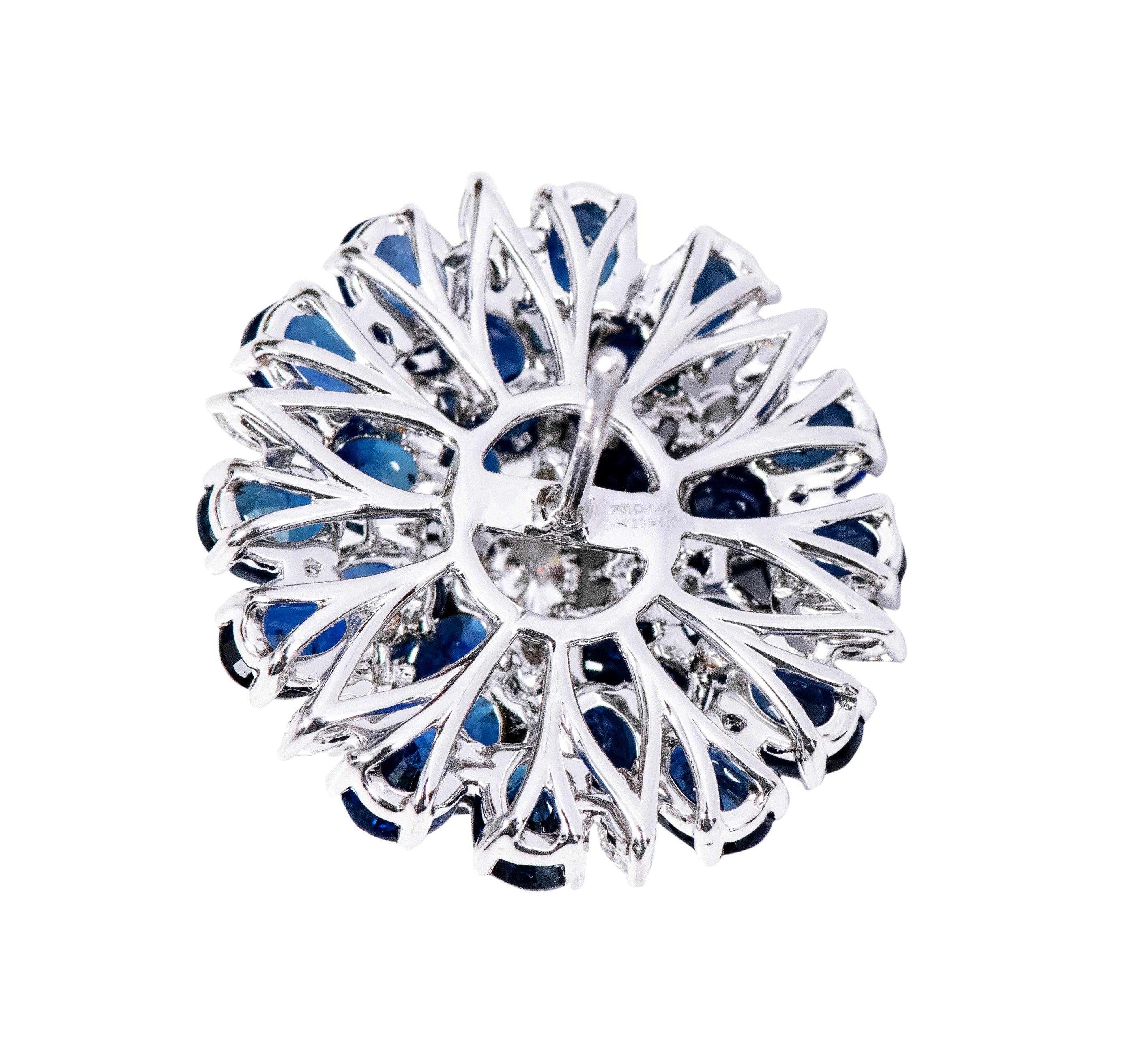 Orecchini con zaffiro e diamante a fiore in oro 18 carati 18,69 carati in vendita 1
