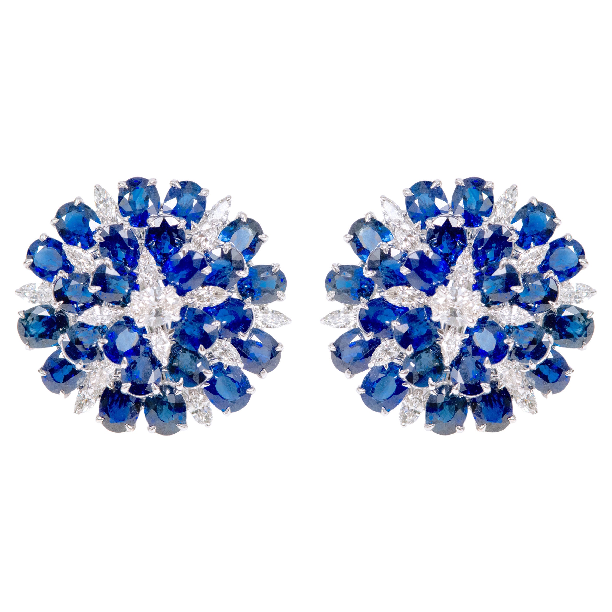 Clous d'oreilles fleur en or 18 carats, saphirs de 18,69 carats et diamants