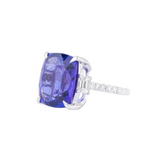 18 Karat Gold 18.85 Carat Diamond and Tanzanite Solitaire Ring