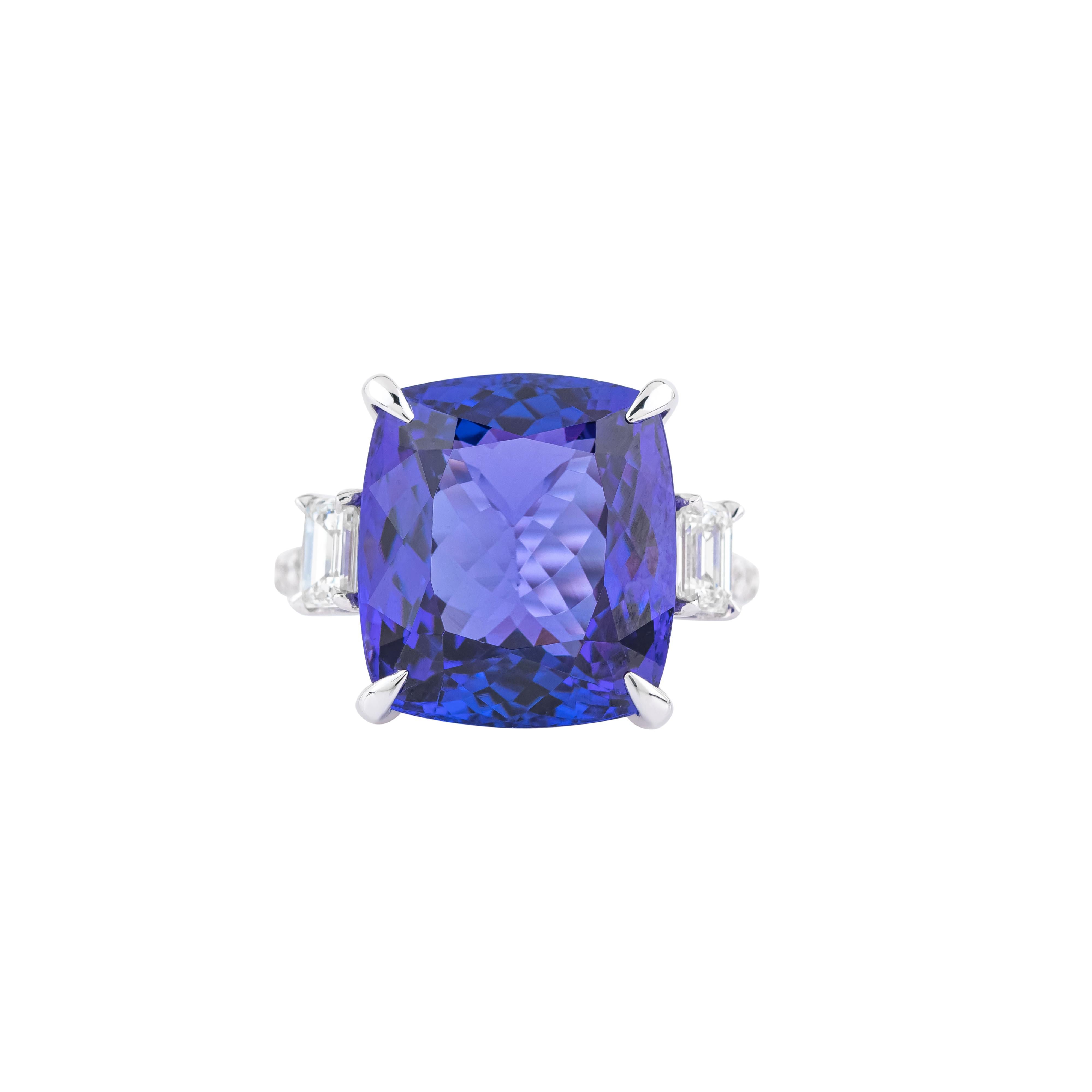 Cushion Cut 18 Karat Gold 18.85 Carat Diamond and Tanzanite Solitaire Ring For Sale