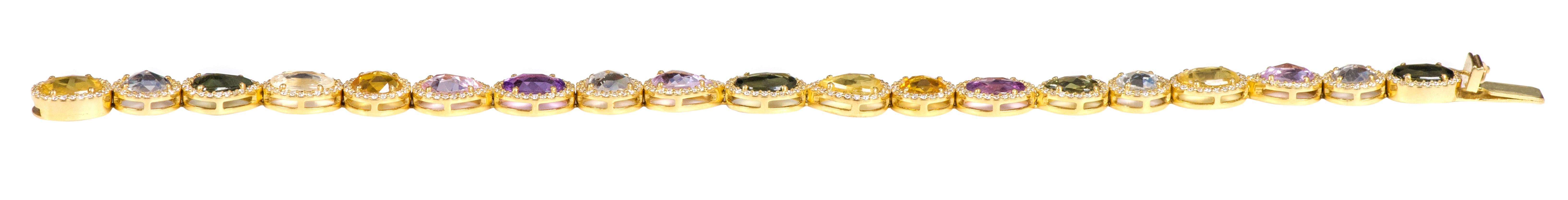 Bracciale Tennis in oro 18 carati 19,18 carati con zaffiri multipli e diamanti a grappolo In condizioni Nuovo in vendita a Jaipur, IN