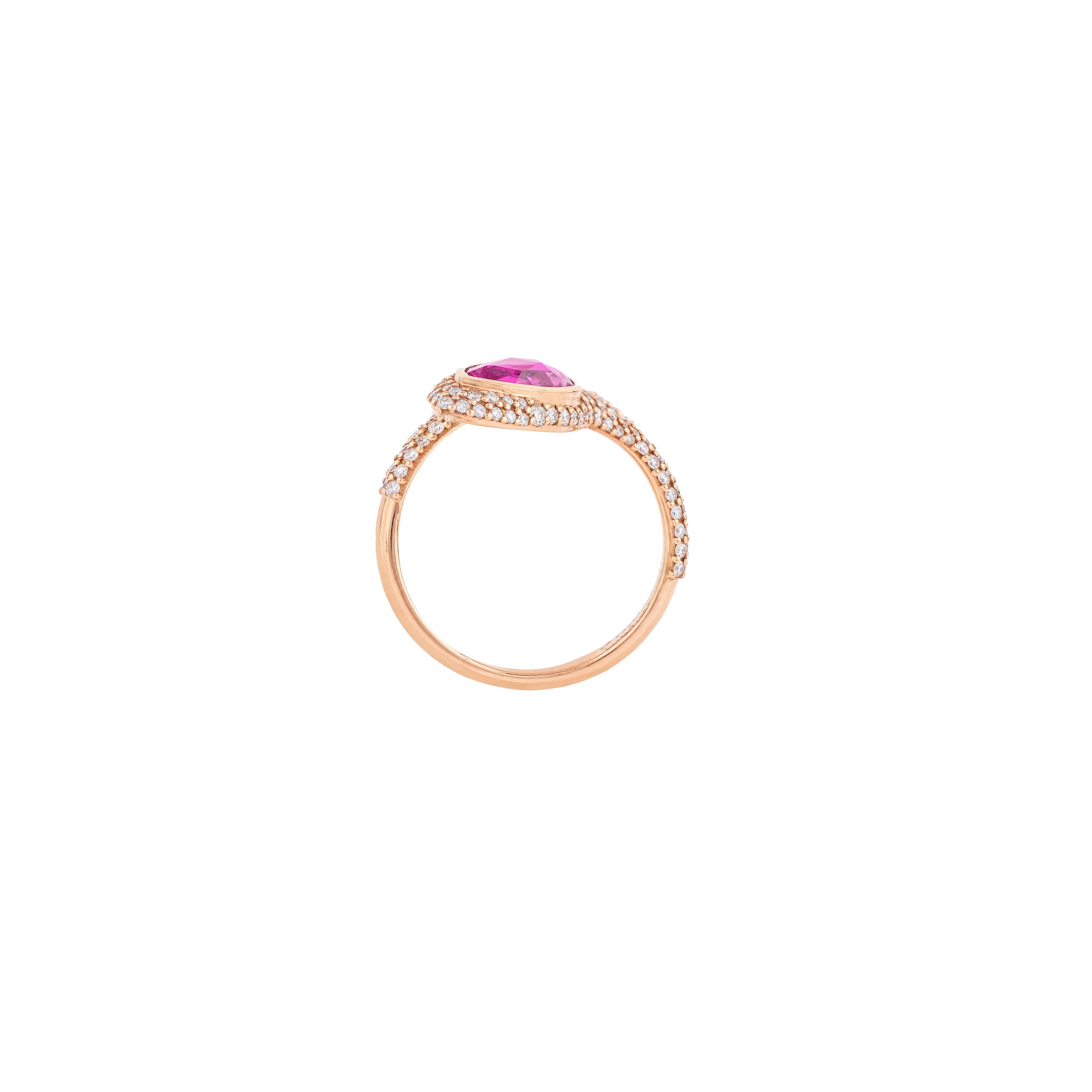 18 Karat Gold 1,94 Karat Diamant und rosa Saphir Cocktail Ring im Zustand „Neu“ im Angebot in Jaipur, IN