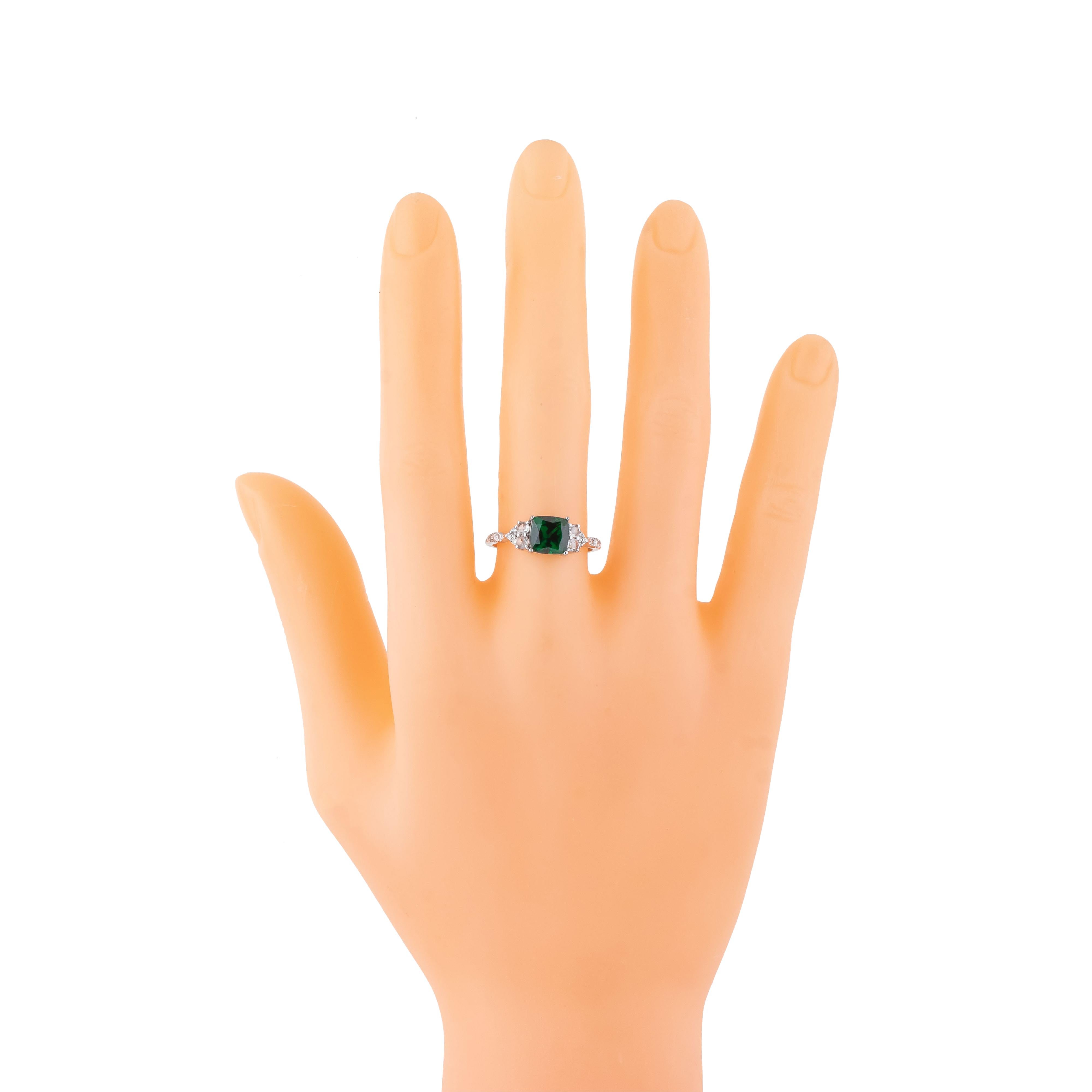 18 Karat Gold 1.95 Carat Diamond and Tsavorite Fashion Ring In New Condition For Sale In Jaipur, IN