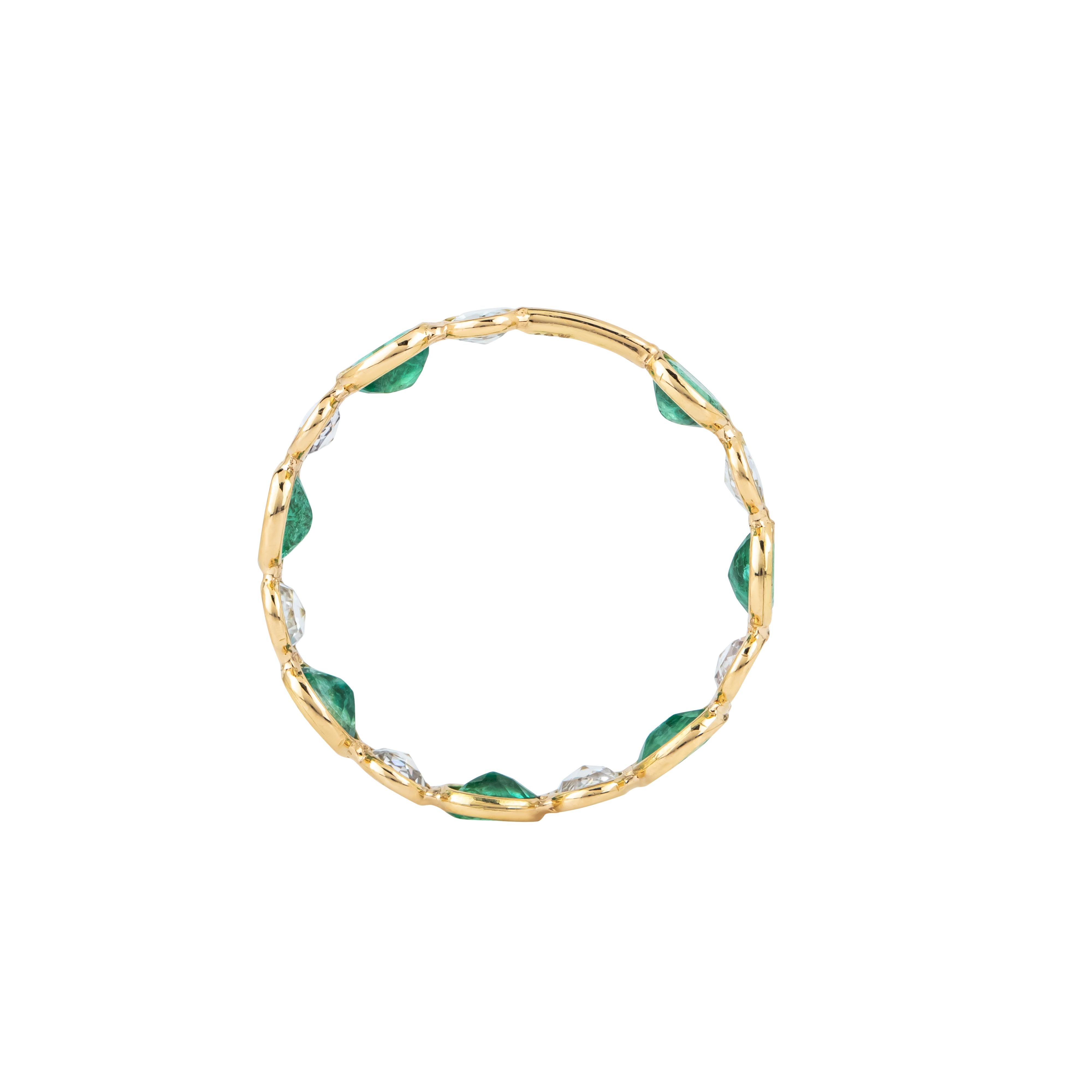 Brilliant Cut 18 Karat Gold 1.95 Carat White Sapphires and Emerald Eternity Ring For Sale