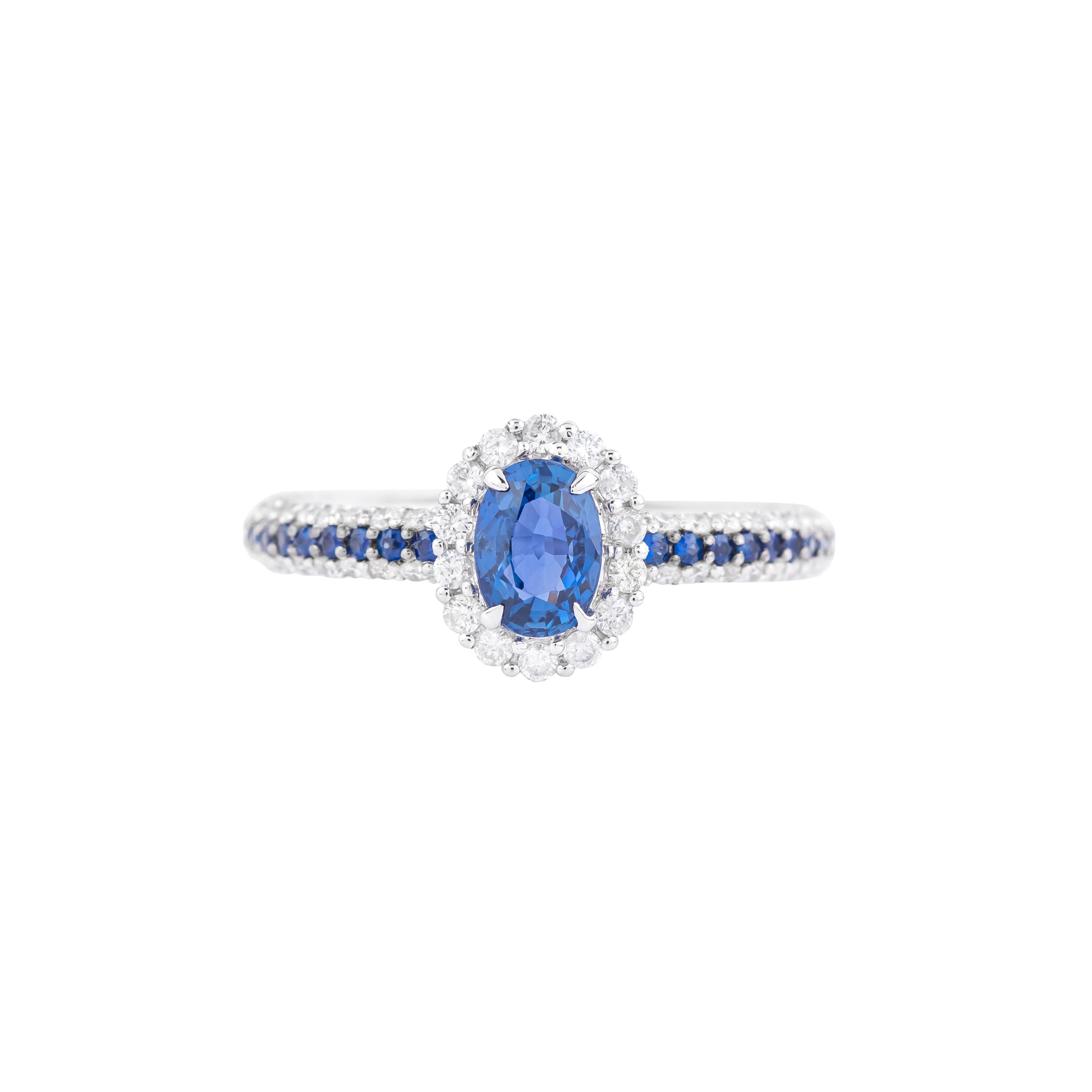 Oval Cut 18 Karat Gold 1.98 Carat Diamond and Sapphire Solitaire Ring For Sale
