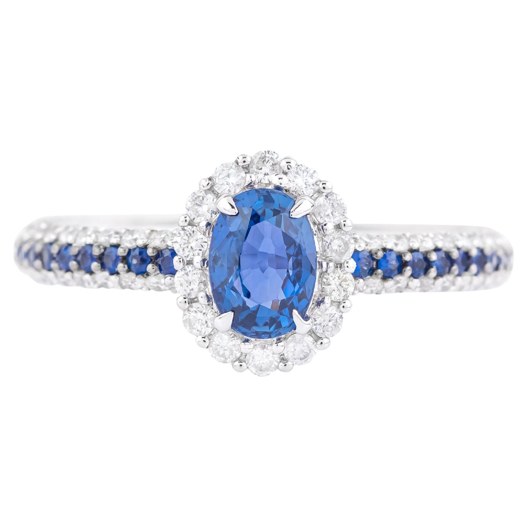 18 Karat Gold 1.98 Carat Diamond and Sapphire Solitaire Ring For Sale