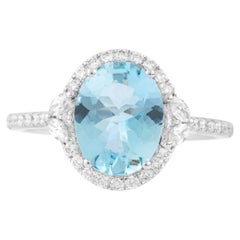 18 Karat Gold 2 Carat Diamond and Aquamarine Modern Fashion Ring