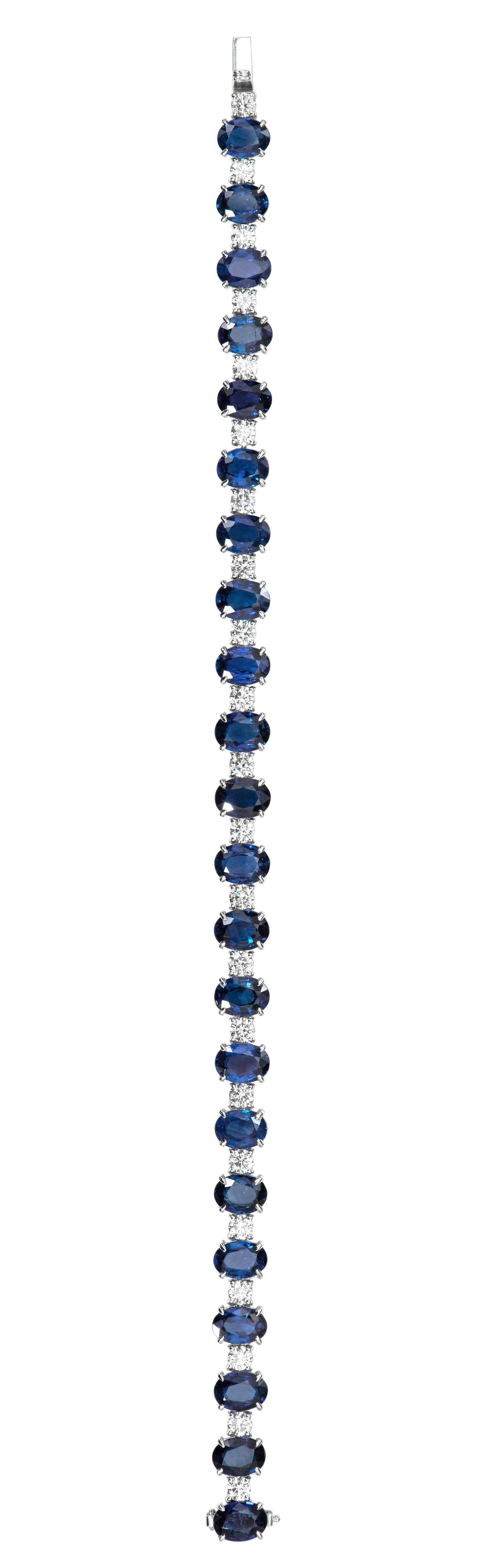 Bracelet tennis en or 18 carats avec saphir solitaire ovale de 20,29 carats et diamants Pour femmes en vente