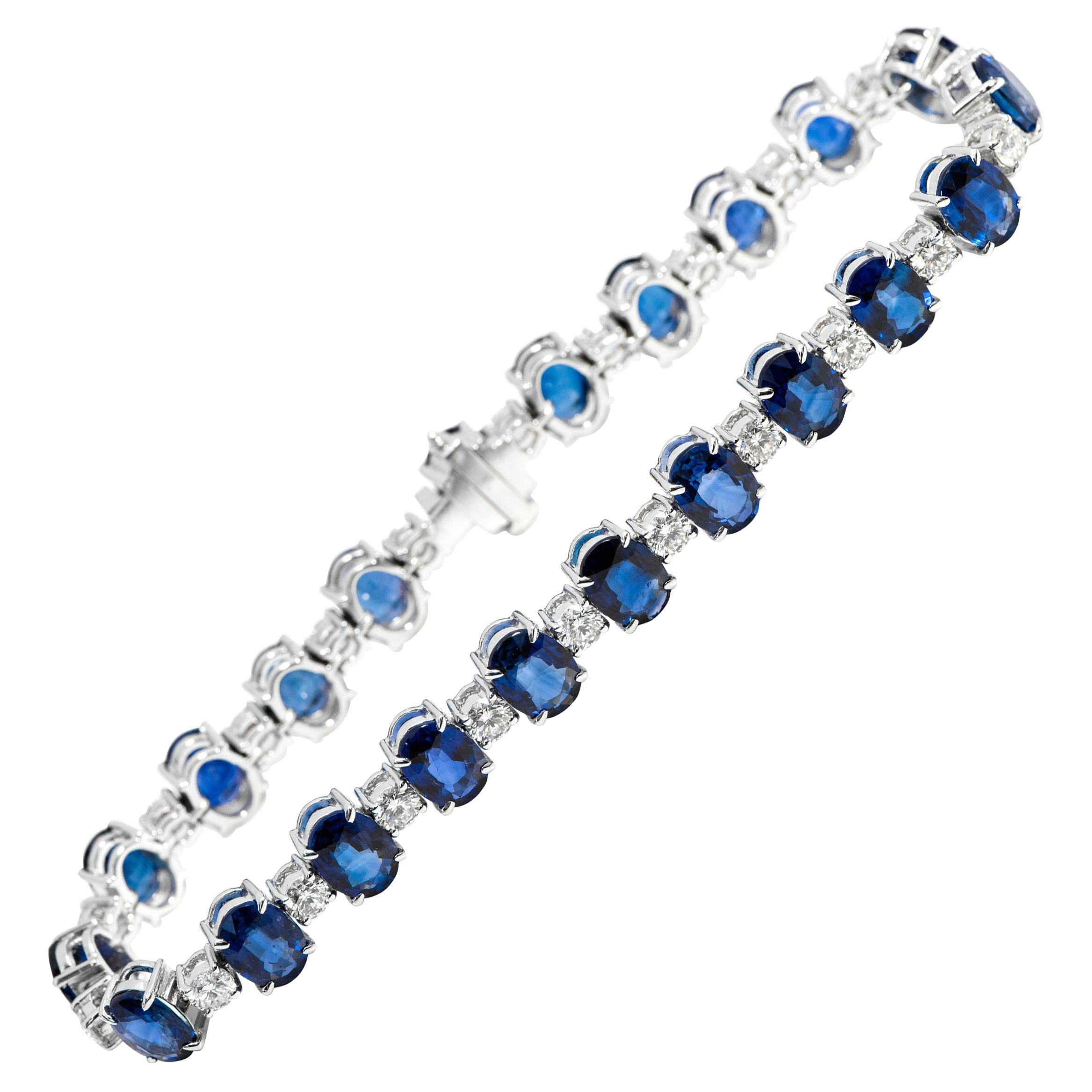 18 Karat Gold 20.29 Carat Oval Solitaire Sapphire and Diamond Tennis Bracelet