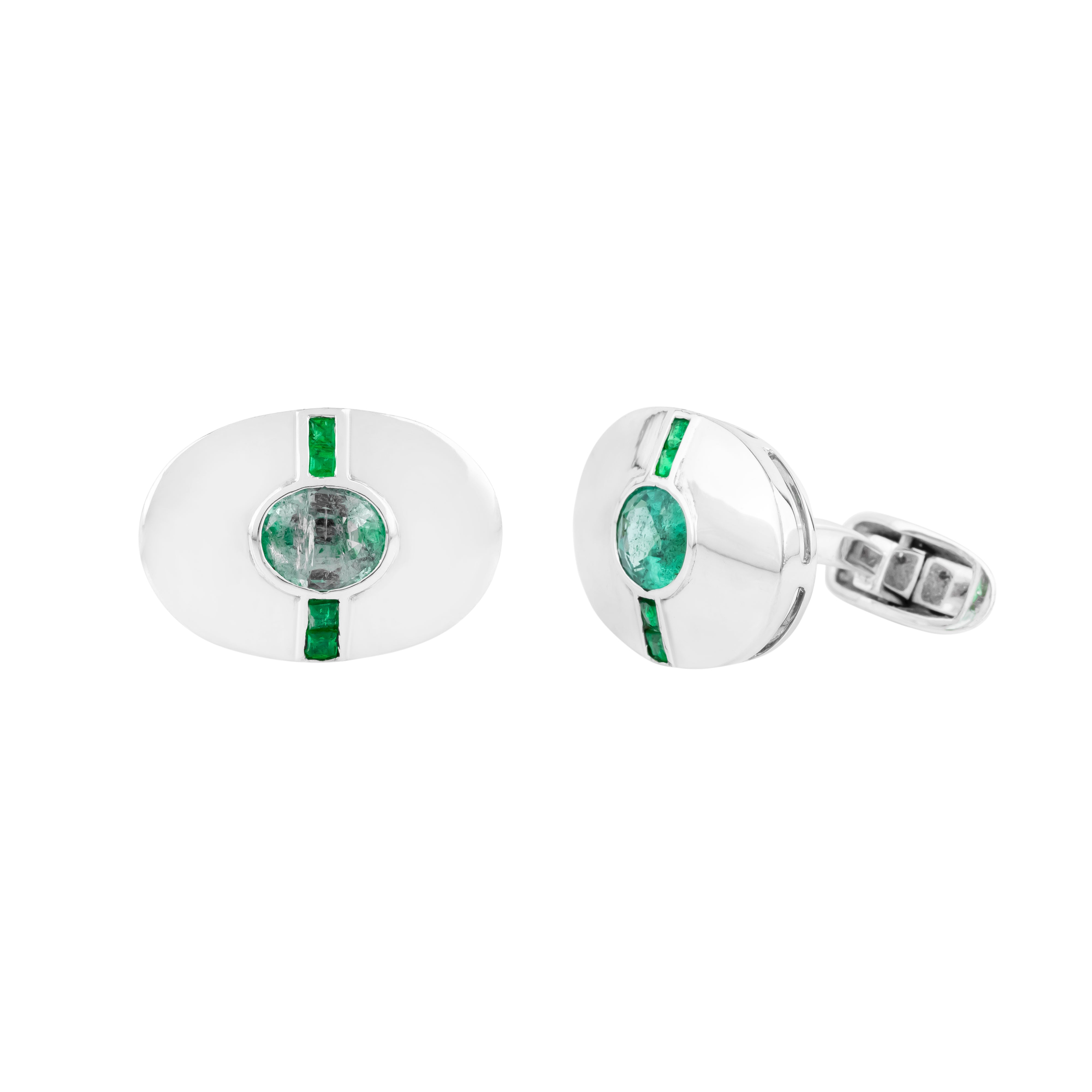 18 Karat Gold 2.08 Carat Emerald Cufflinks