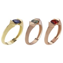 18 Karat Gold 2.1 Carat Green & Blue Sapphire Garnet Oval cut Stacking Ring Set