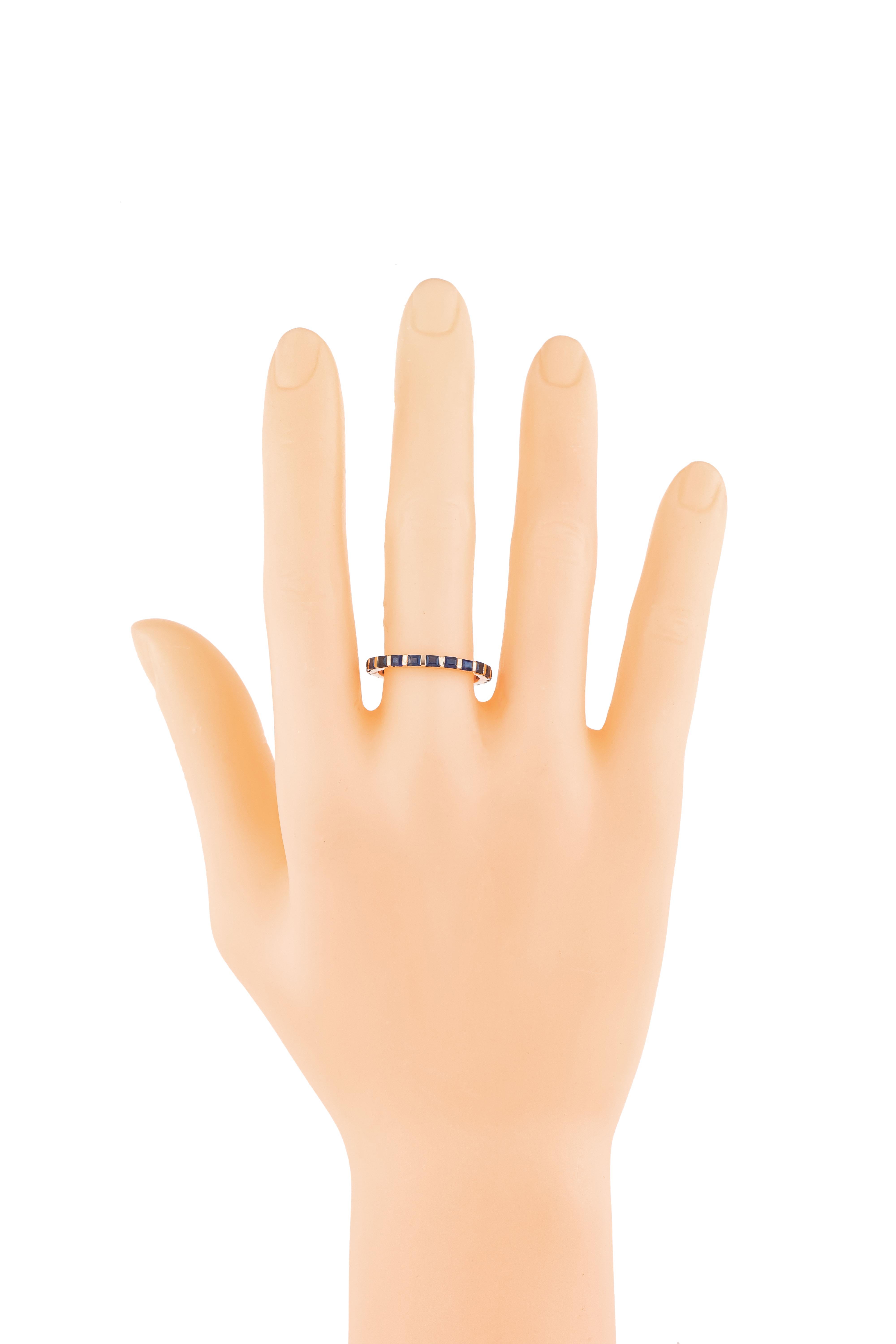 Square Cut 18 Karat Gold 2.15 Carat Sapphire Infinity Band Ring For Sale