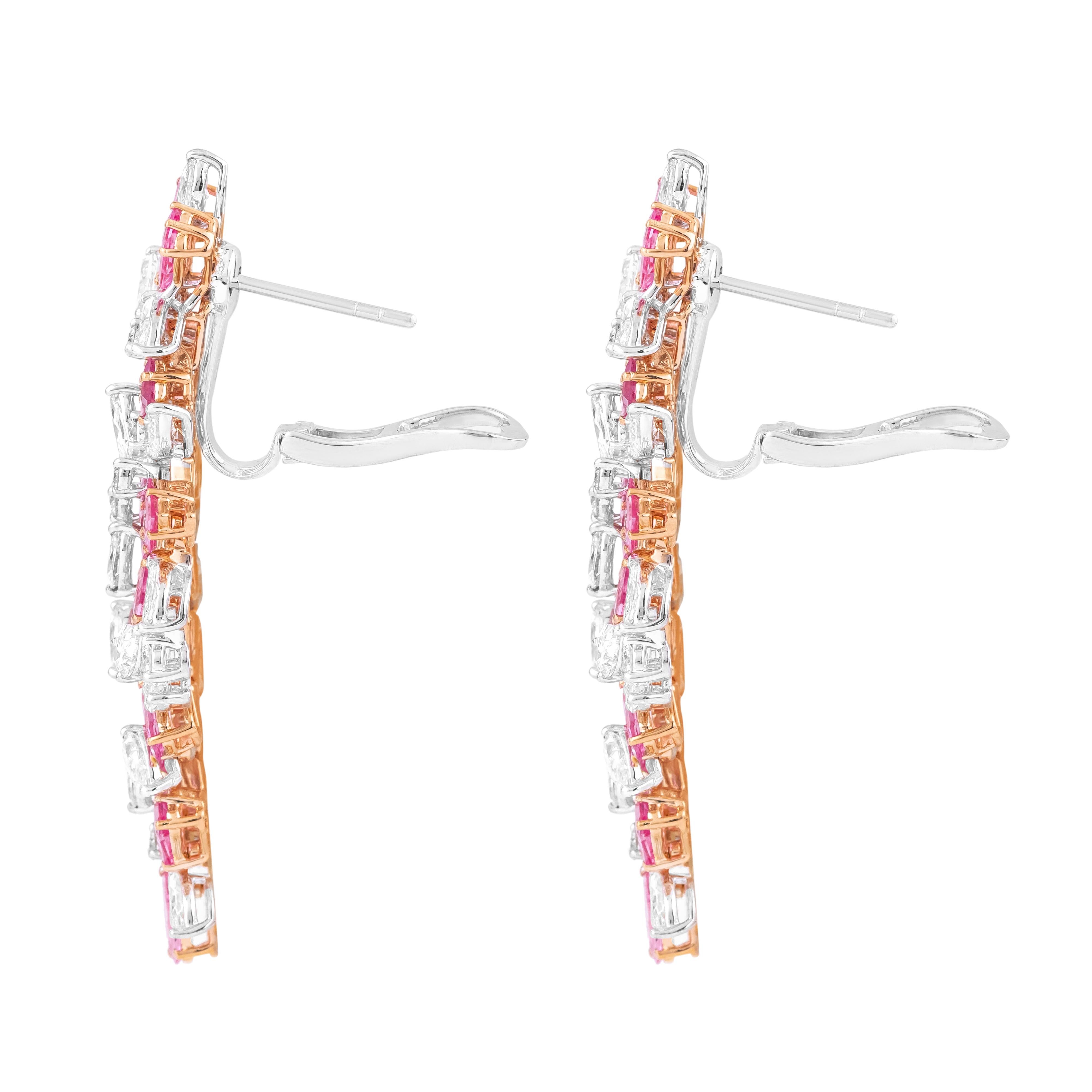 Moderne Boucles d'oreilles chandelier en or 18 carats, saphir rose 21,6 carats et diamant en vente