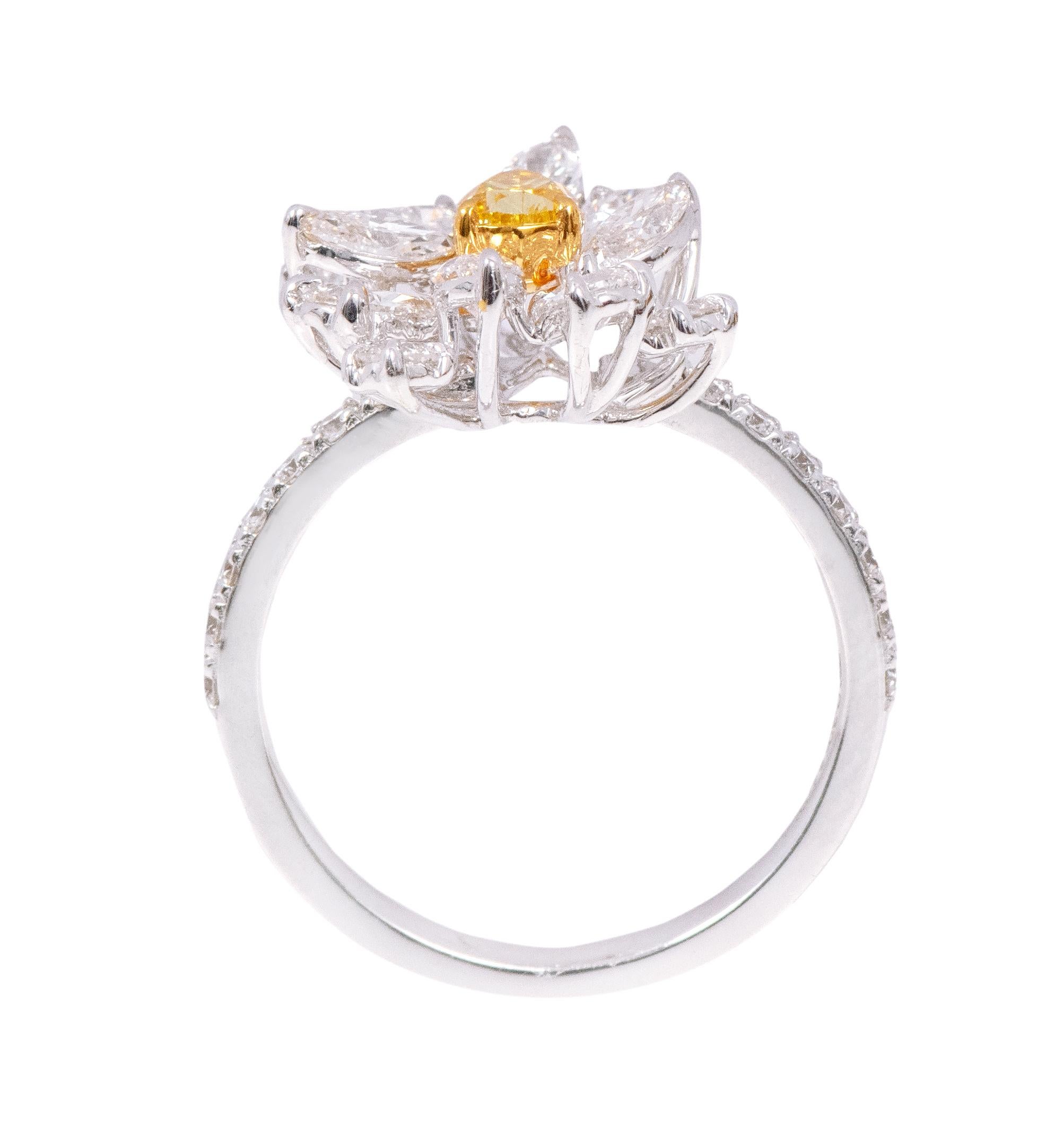 Women's 18 Karat Gold 2.16 Carat Yellow and White Diamond Solitaire Modulation Ring For Sale