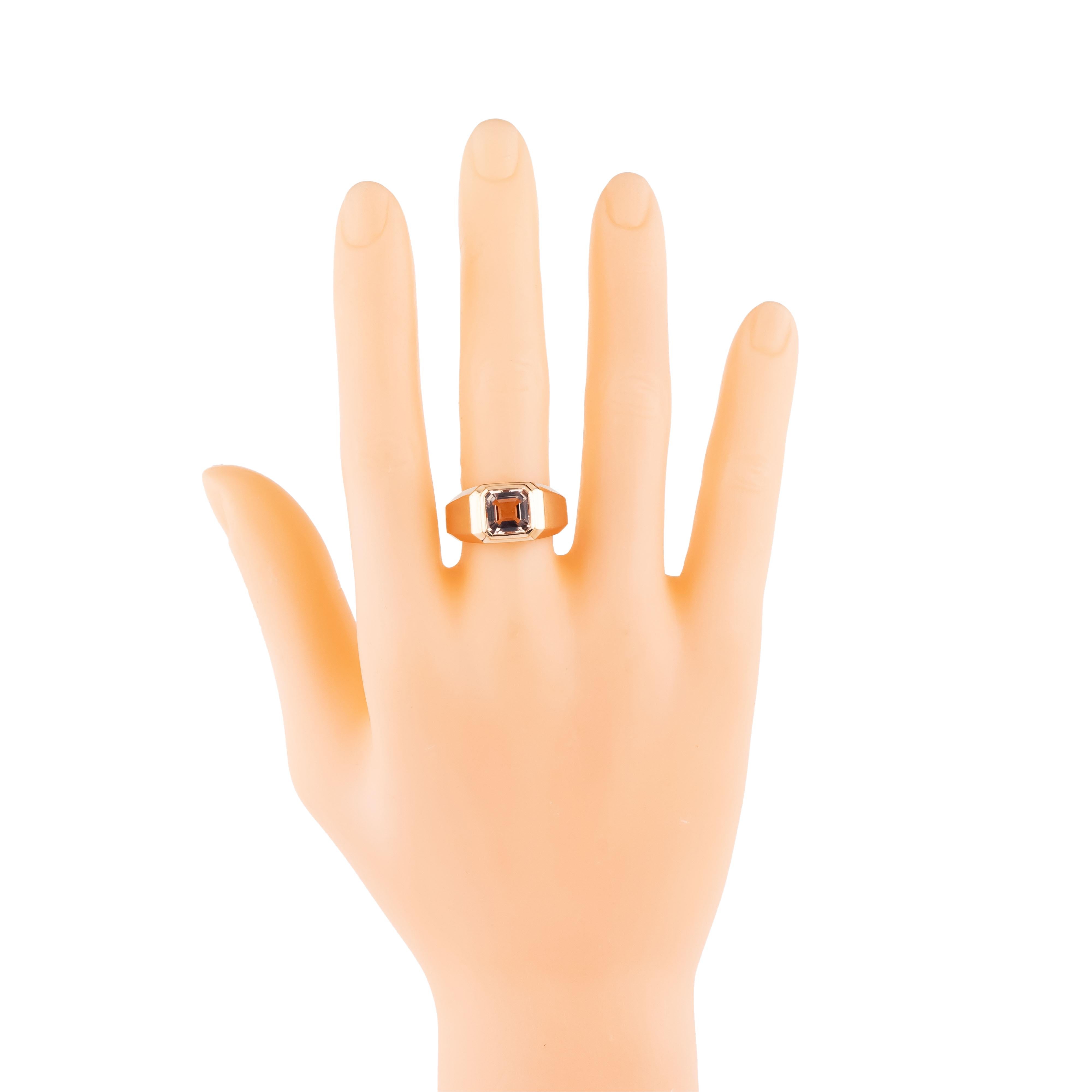 Modern 18 Karat Gold 2.2 Carat Morganite Solitaire Ring For Sale