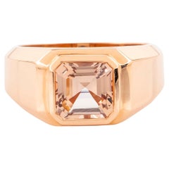 18 Karat Gold 2.2 Carat Morganite Solitaire Ring