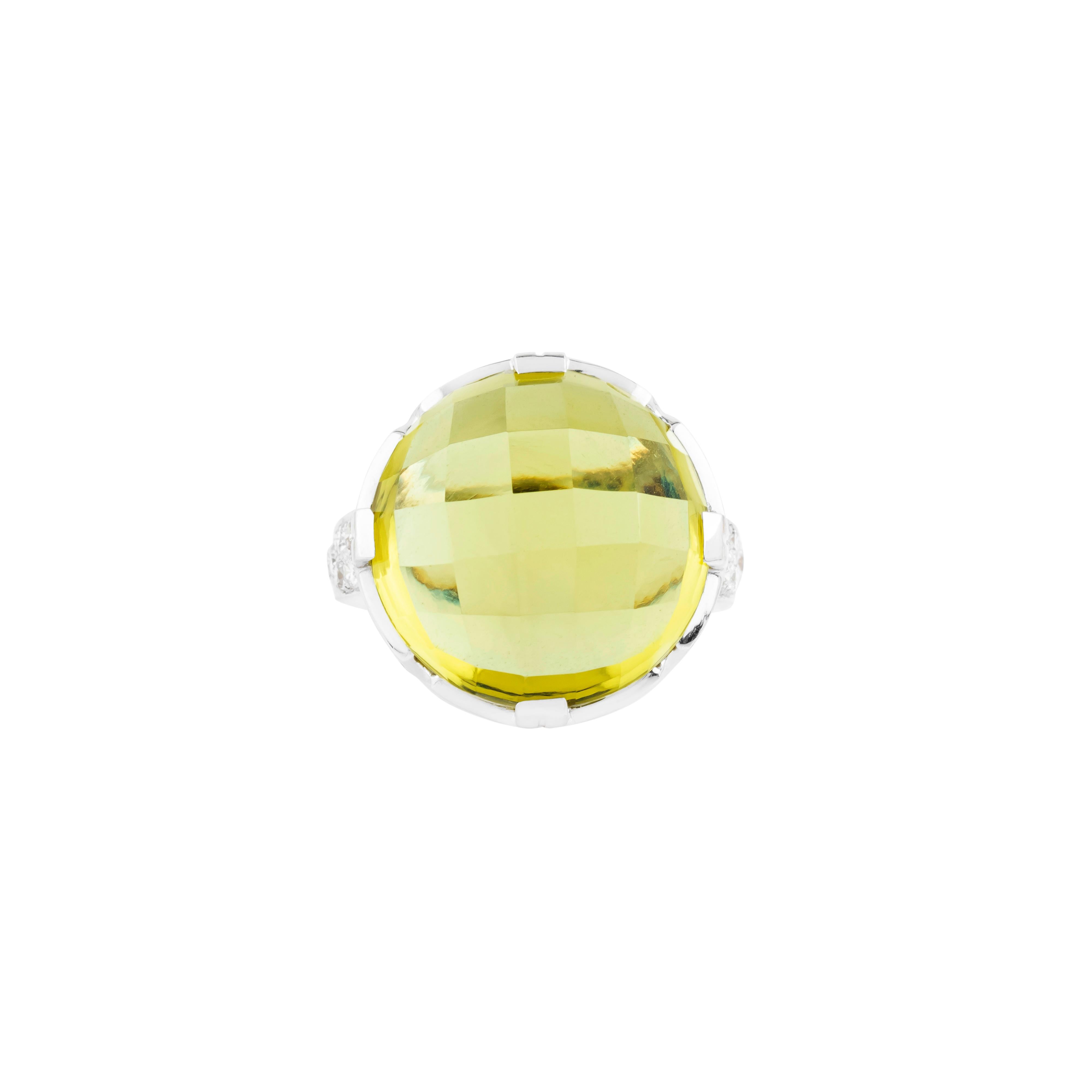 Contemporary 18 Karat Gold 22.36 Carat Lemon Topaz and Diamond Solitaire Ring For Sale