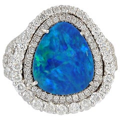 18 Karat Gold 2.25 Carat Opal Diamond Ring