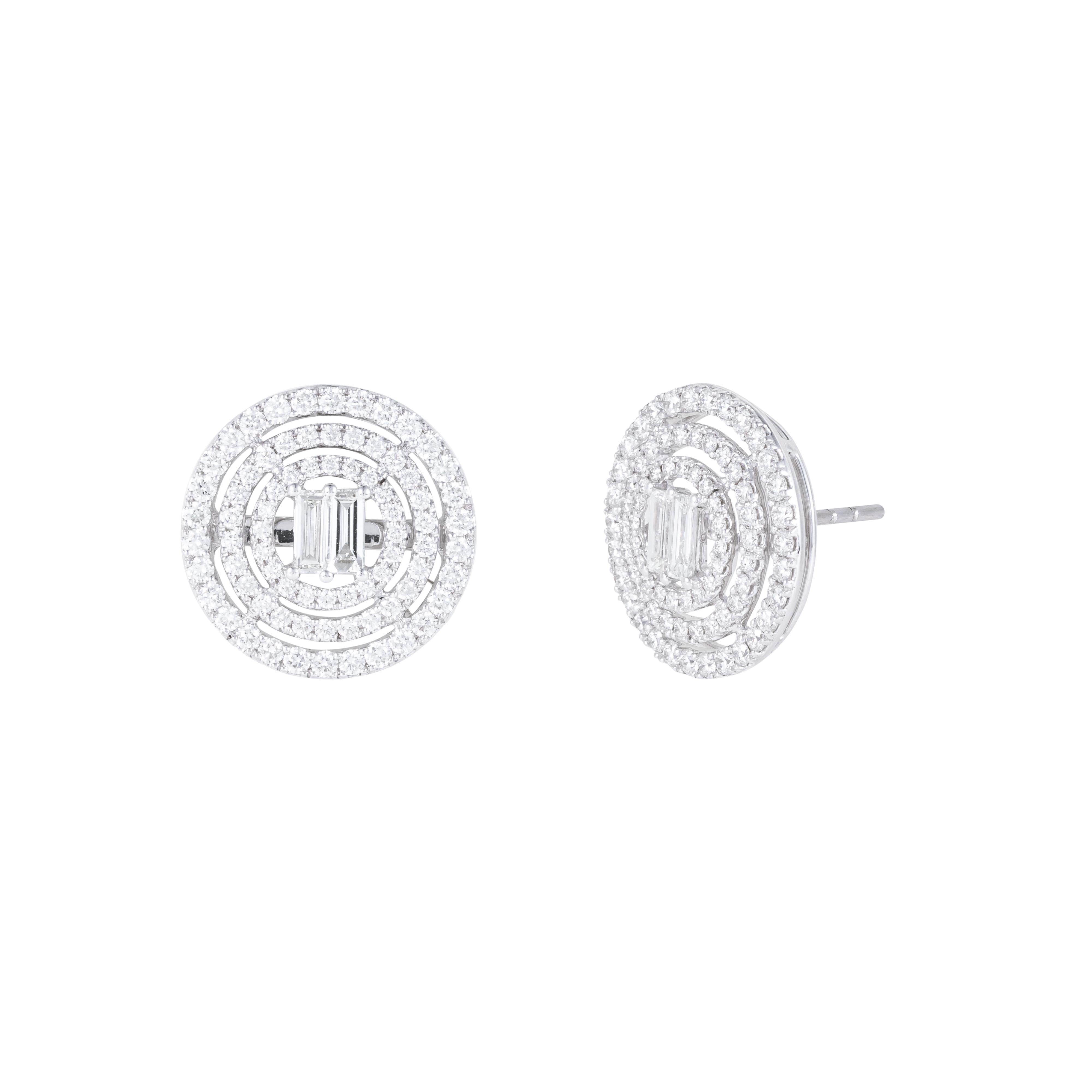 Taille brillant Boucles d'oreilles en or 18 carats avec diamants de 2,266 carats en vente