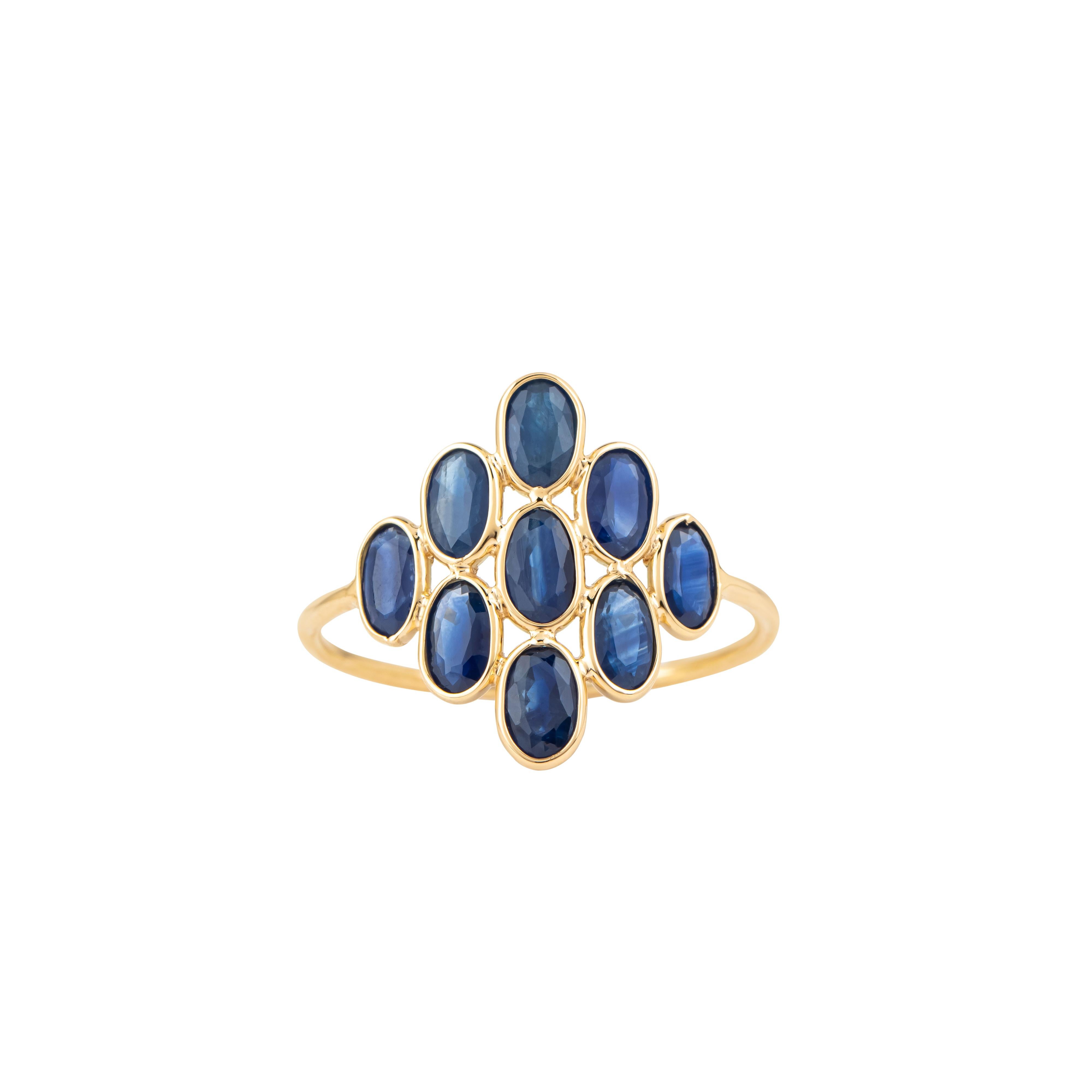 Contemporary 18 Karat Gold 2.35 Carat Sapphire Cocktail Ring For Sale