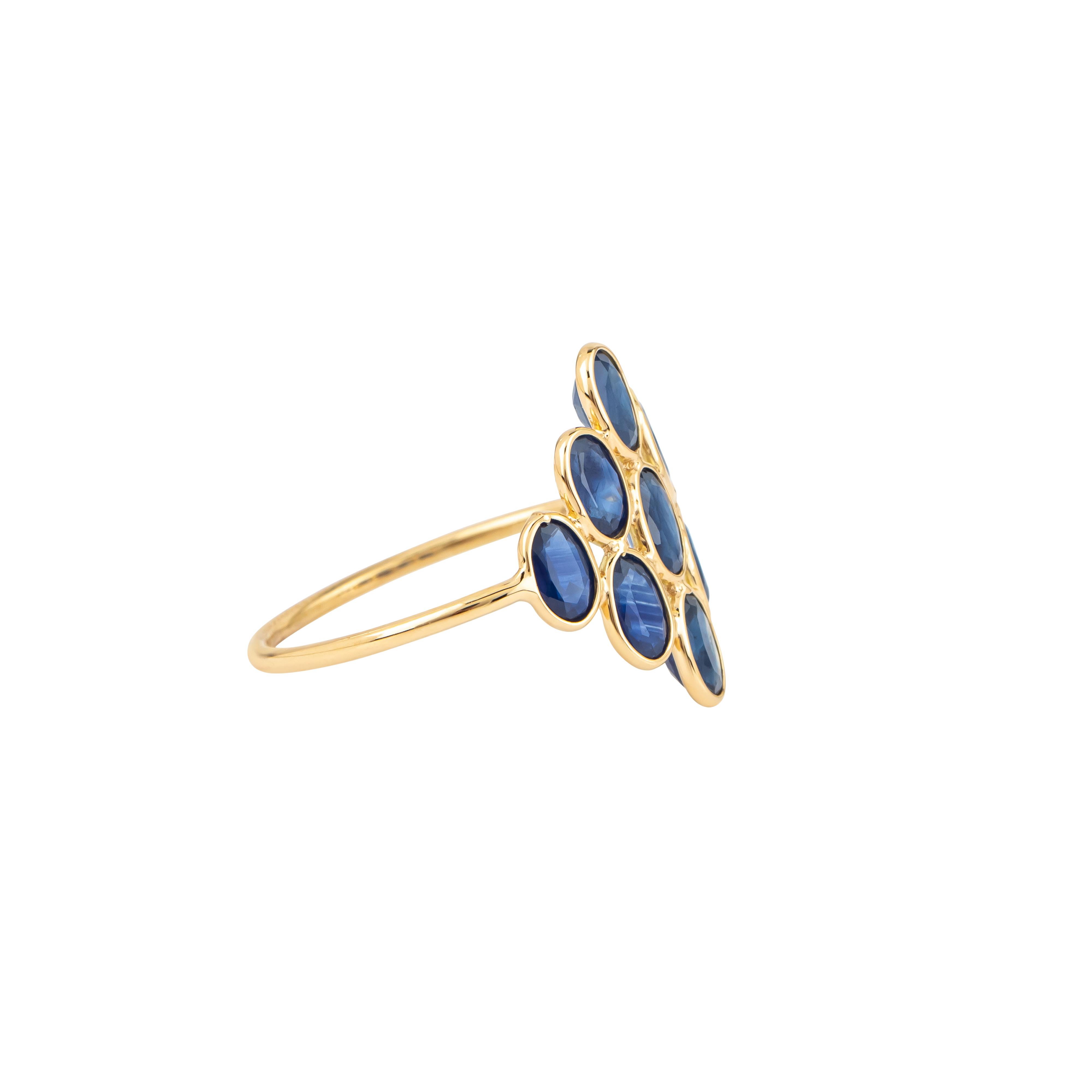 Brilliant Cut 18 Karat Gold 2.35 Carat Sapphire Cocktail Ring For Sale