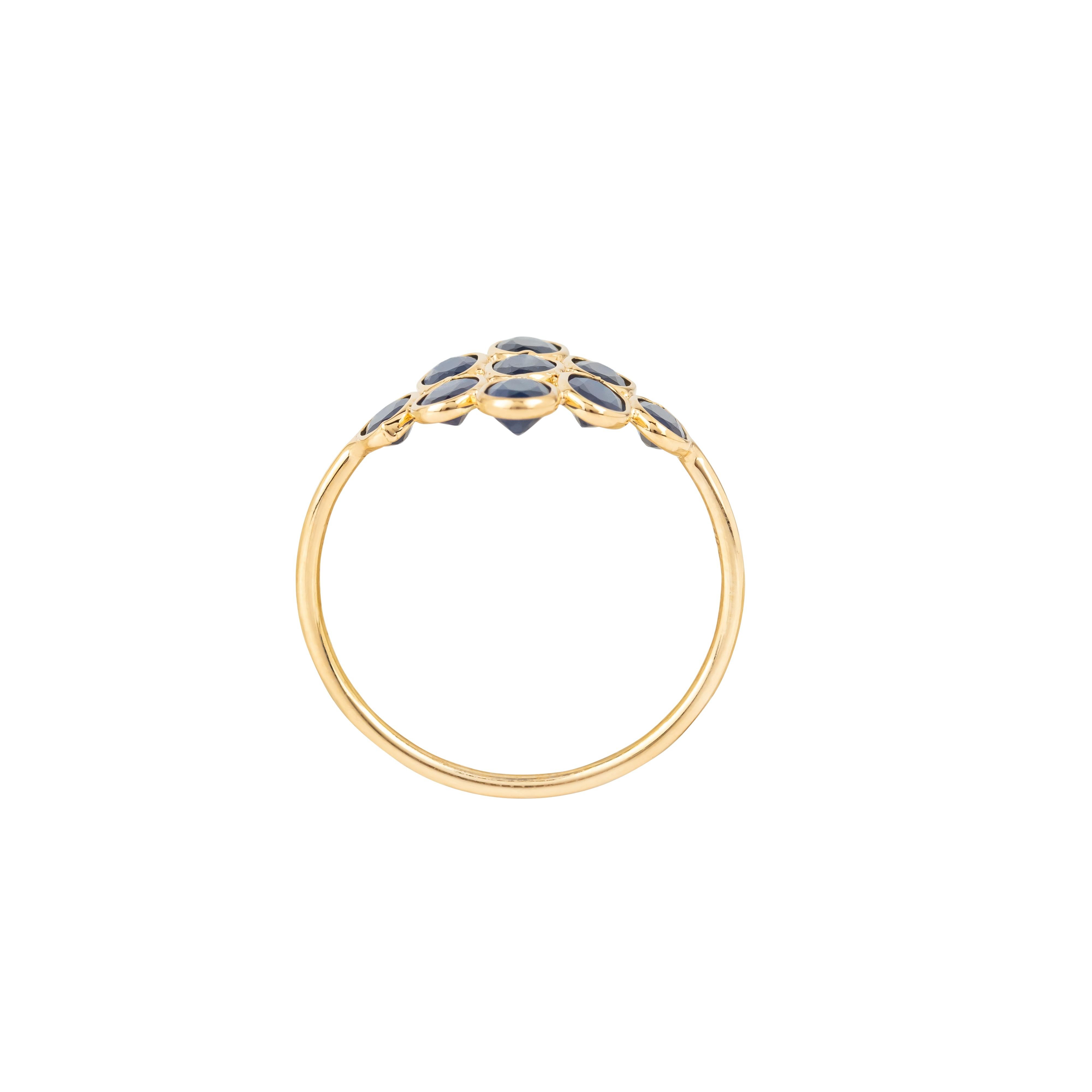 18 Karat Gold 2.35 Carat Sapphire Cocktail Ring In New Condition For Sale In Jaipur, IN