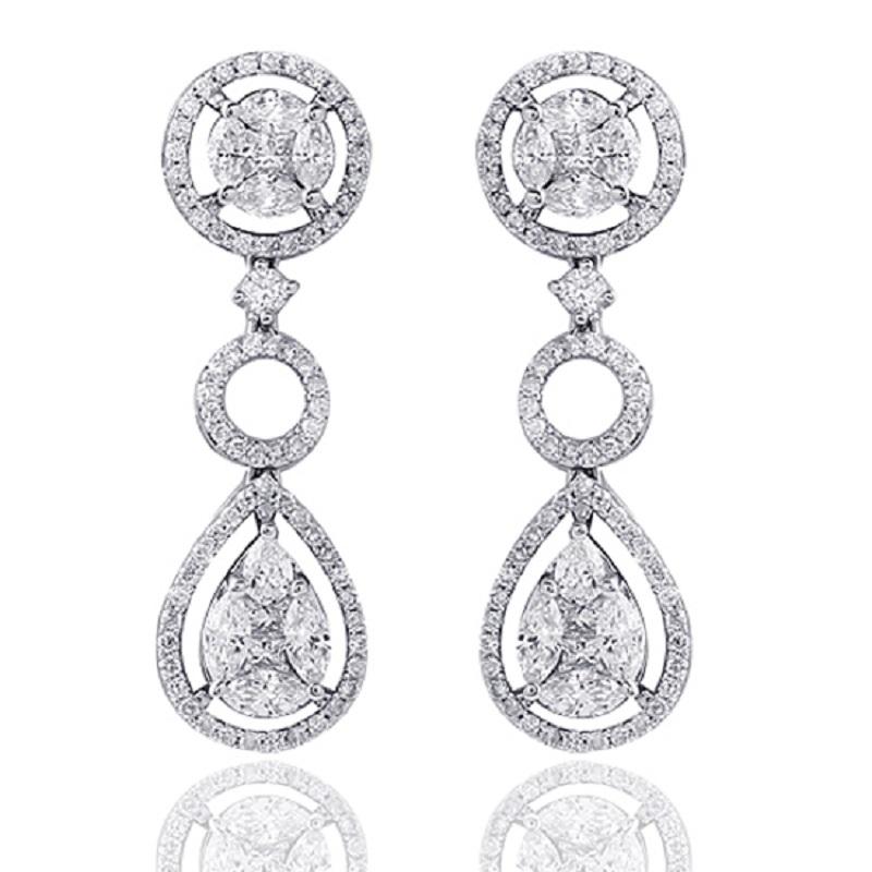 Tipo: Orecchino
Altezza: 33 mm
Larghezza: 10 mm
Metallo: Oro bianco 
Purezza del metallo: 18 carati
Punzoni: 750 
Peso totale: 9,3 grammi
Tipo di pietra: 2,40 CT G SI1 Diamanti
Condizione: Nuovo 
Numero di serie: N112