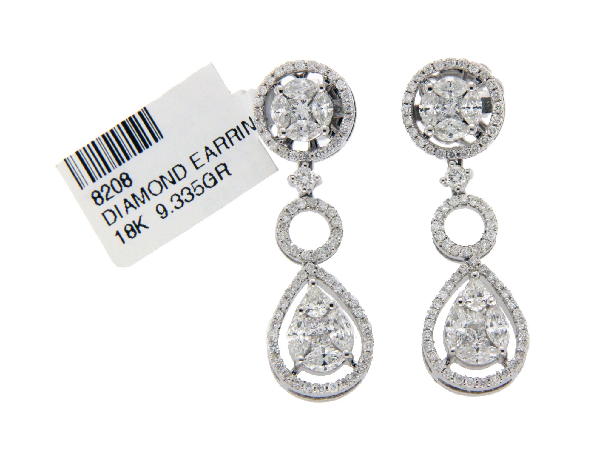 Donna Orecchini in oro 18 carati da 2,40 carati con diamanti Marquise e Round Invisible Set in vendita