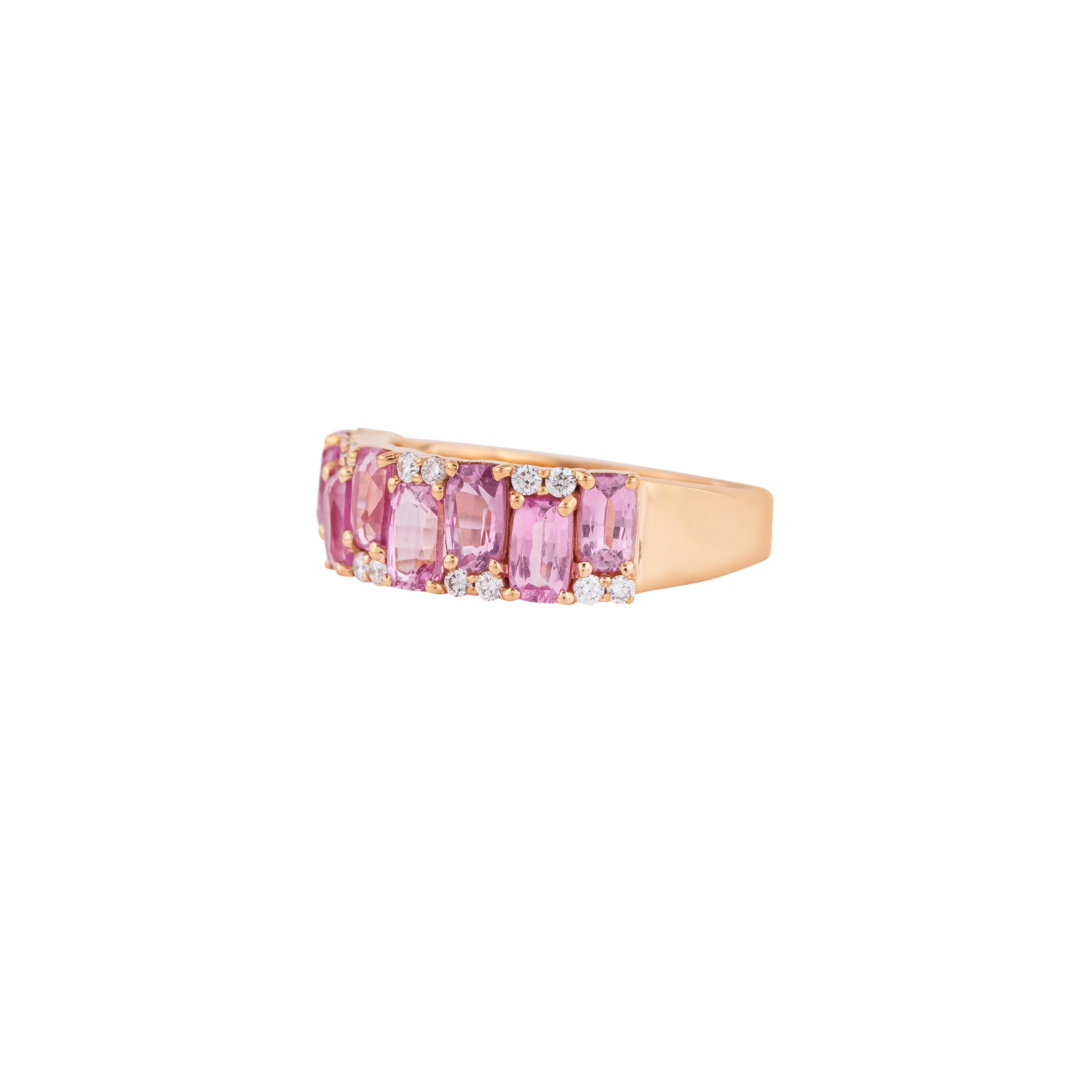 18 Karat Gold 2.48 Carat Diamond and Pink Sapphire Infinity Ring In New Condition For Sale In Jaipur, IN