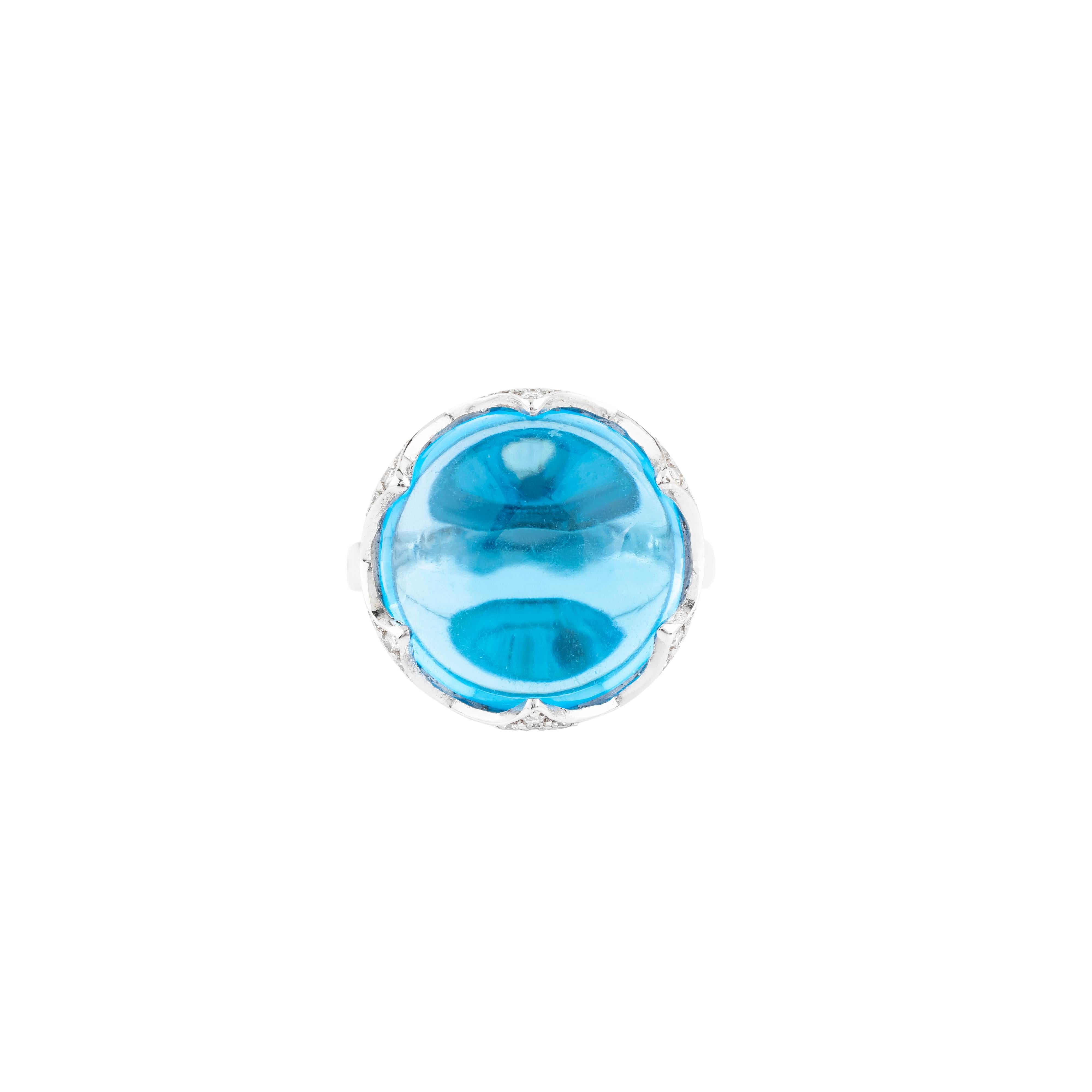 Contemporary 18 Karat Gold 26.24 Carats Blue Topaz and Diamond Cocktail Ring For Sale