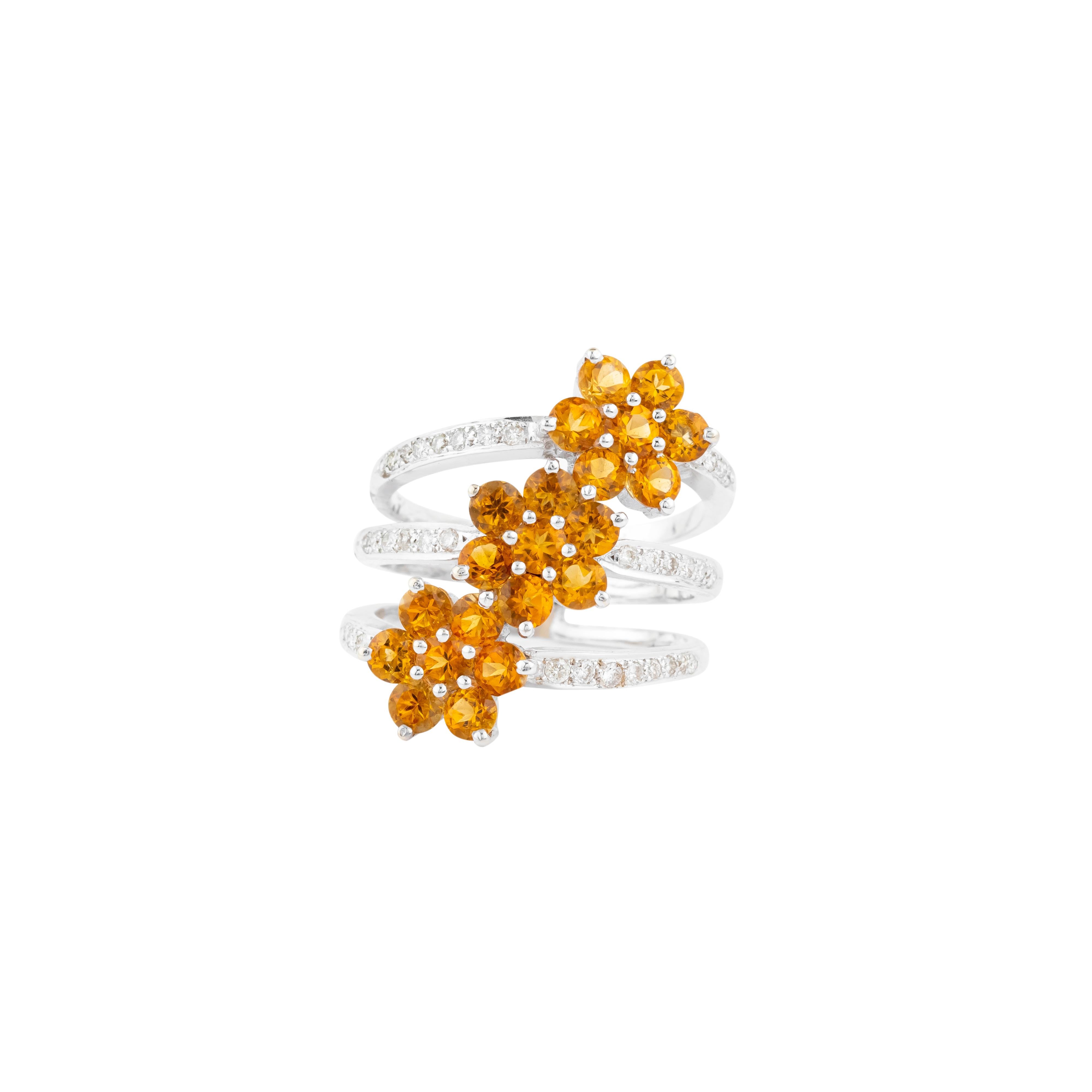 Brilliant Cut 18 Karat Gold 2.64 Carats Golden Topaz and Diamond Modern Ring For Sale