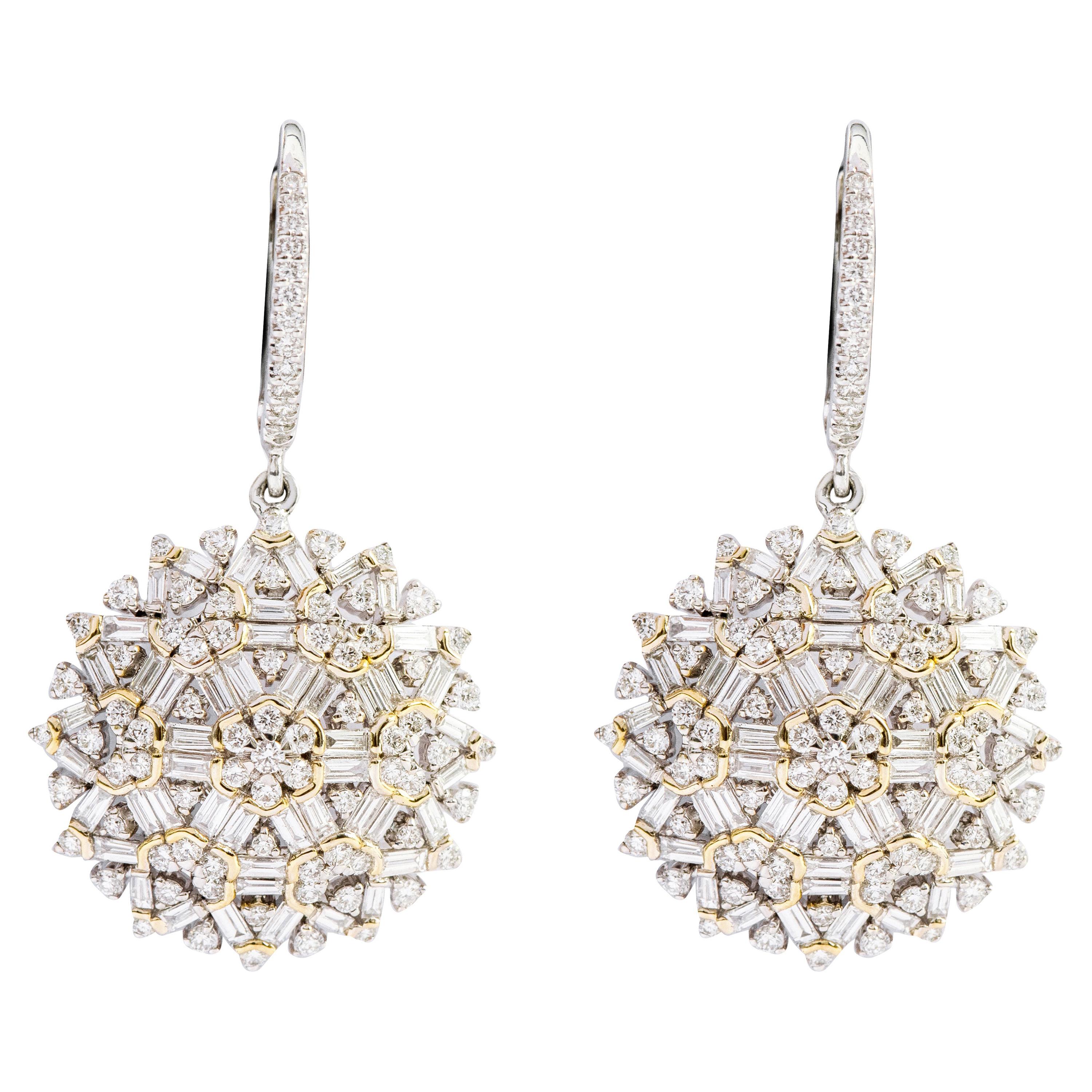 18 Karat Gold 2.75 Carat Diamond Dangle Earrings For Sale