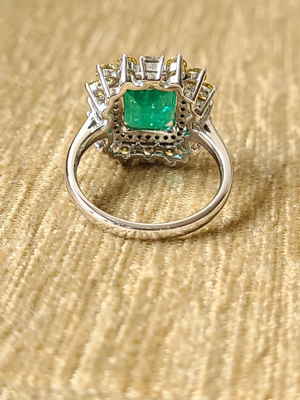 18 Karat Gold, 2.79 Carats, Octagonal Emerald & Yellow Diamonds Cocktail Ring 1
