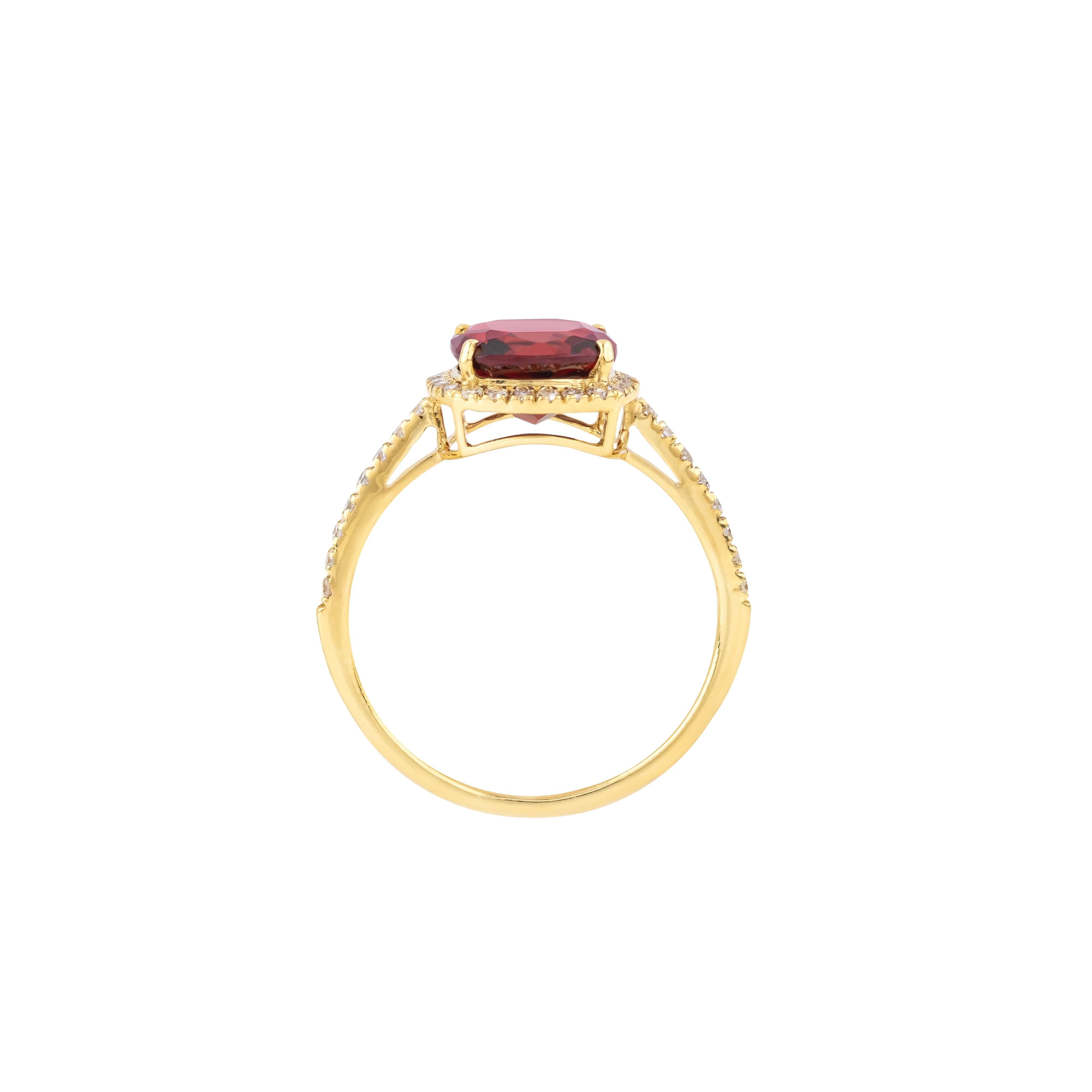 Brilliant Cut 18 Karat Gold 2.85 Carat Diamond and Garnet Cocktail Ring For Sale